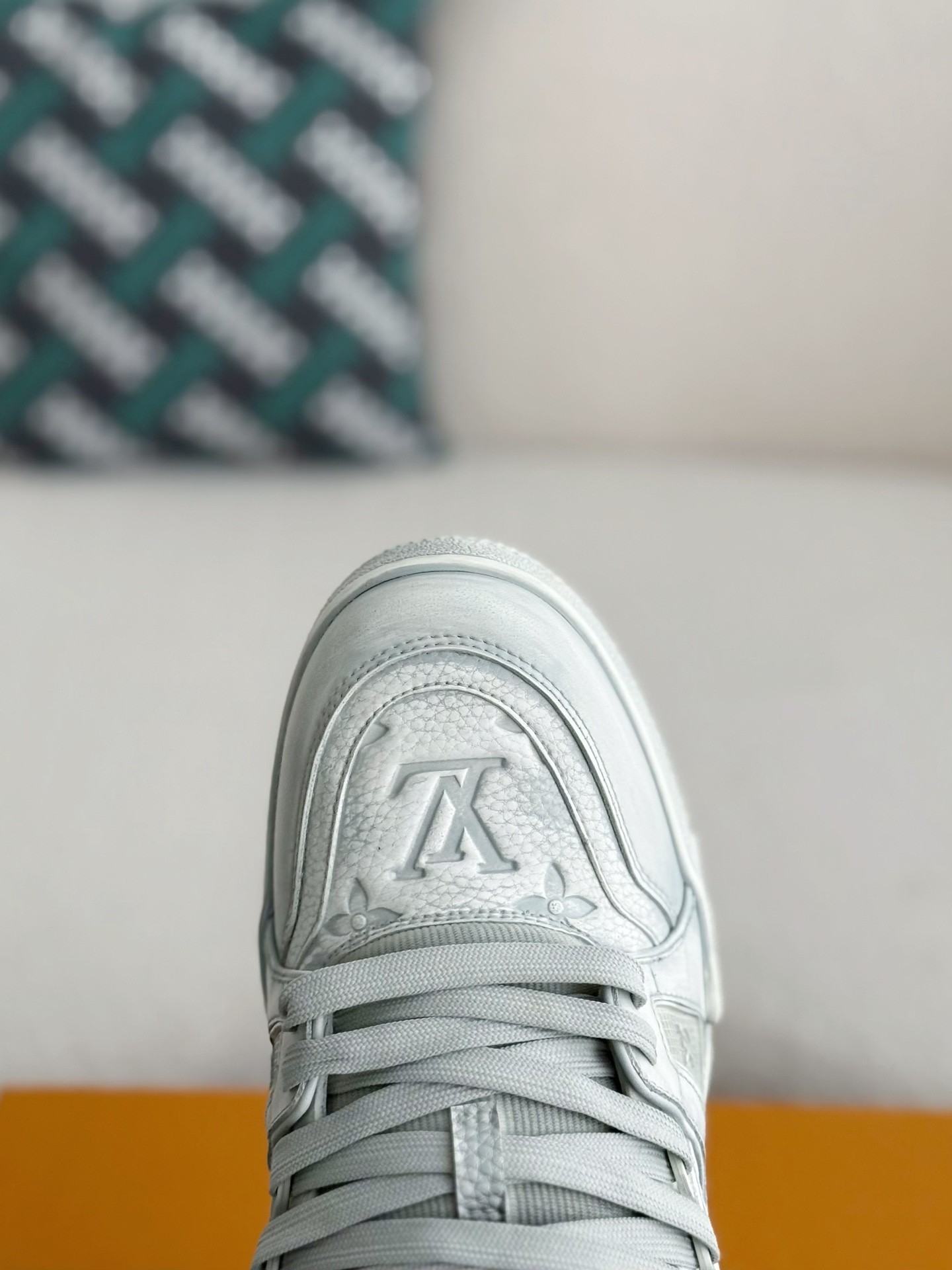 L X V TRAINER SNEAKERS detail 8