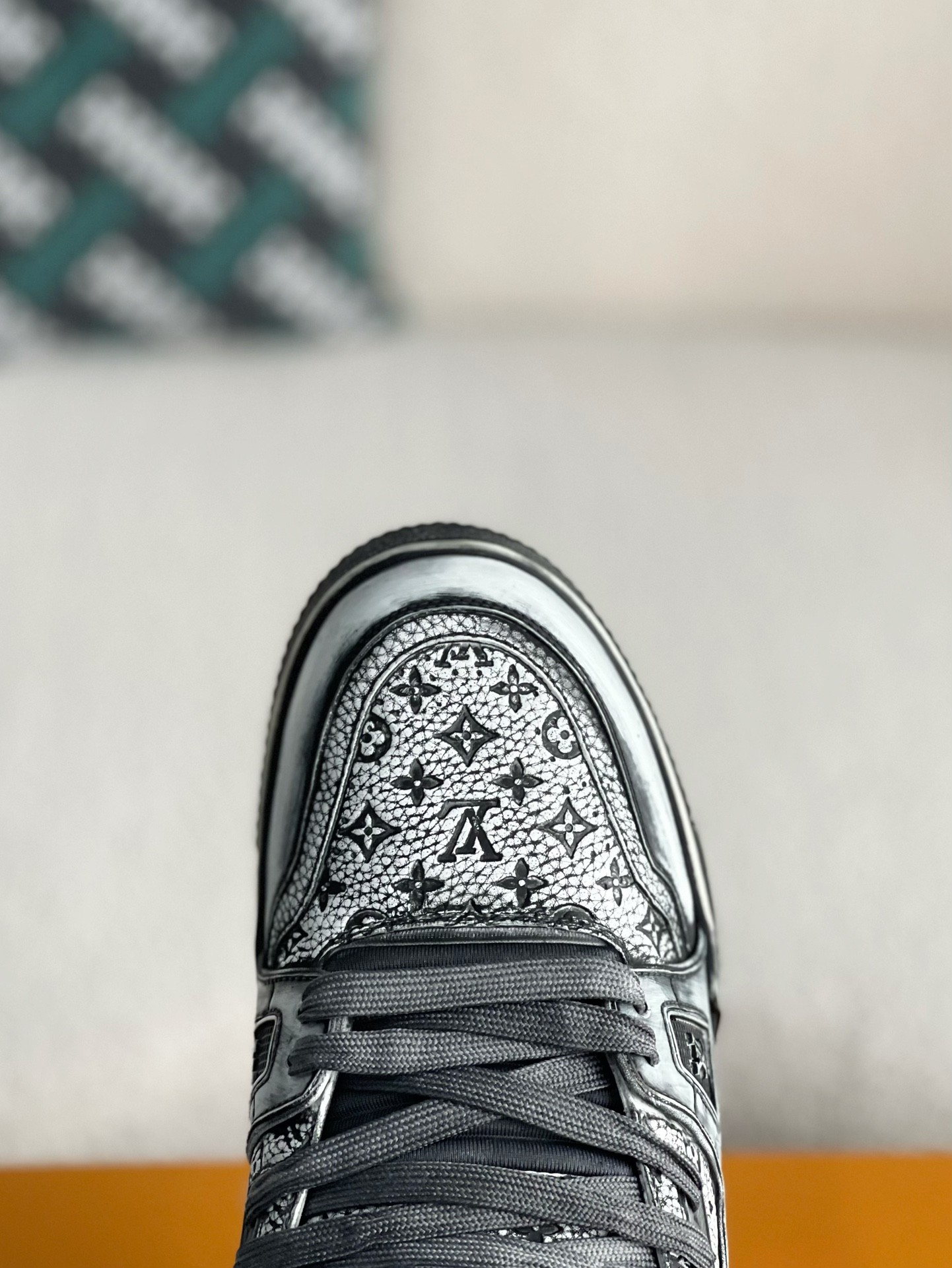L X V SNEAKERS detail 9