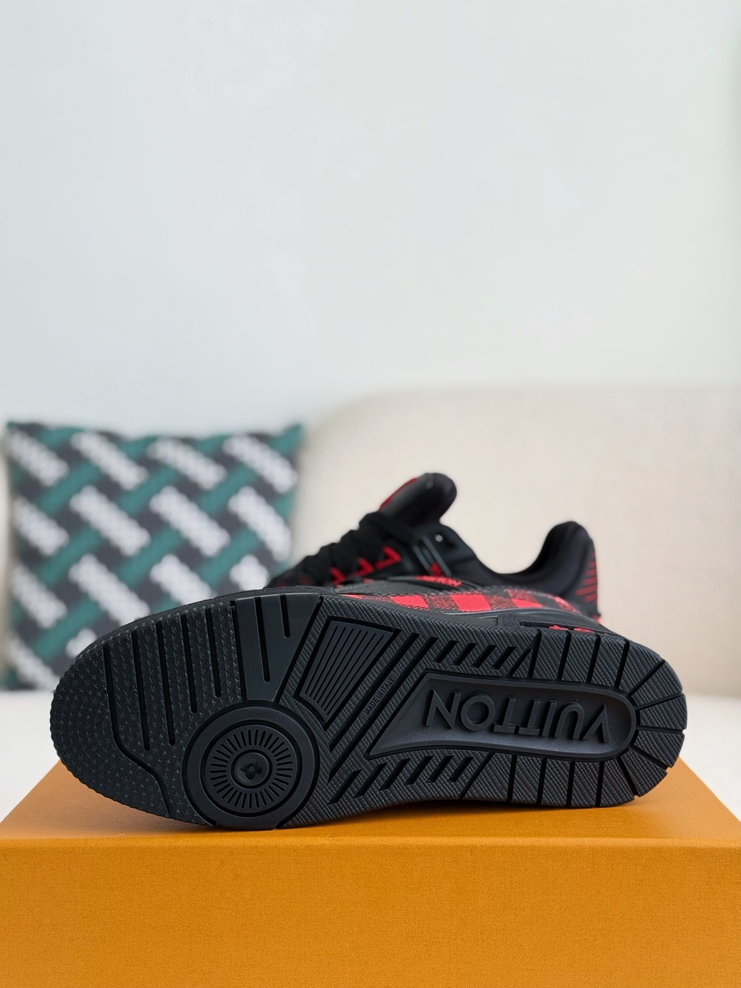 L X V TRAINER SNEAKERS detail 5