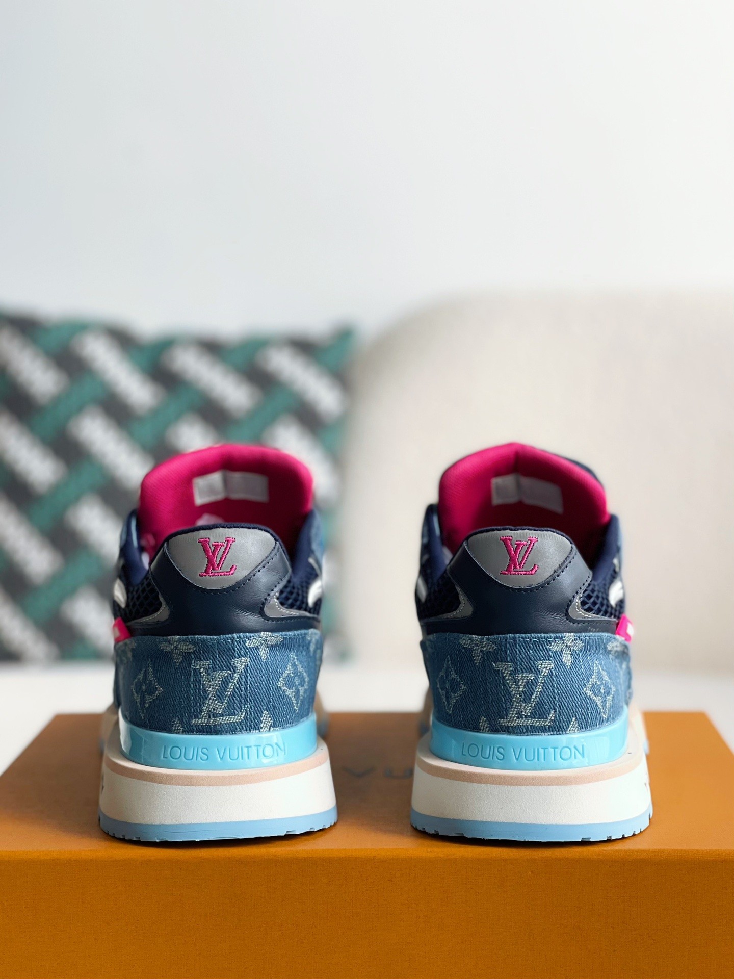 L X V Low-top running shoes detail 3