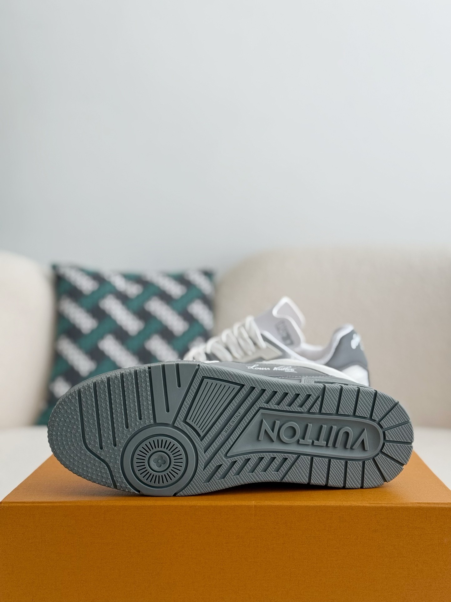 L X V TRAINER CUP SNEAKERS detail 7