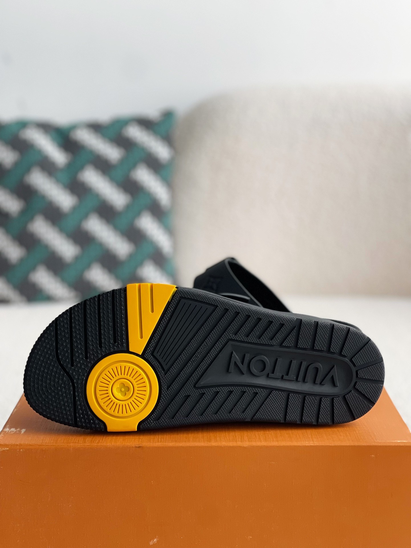 L X V MIAMI MULE detail 5