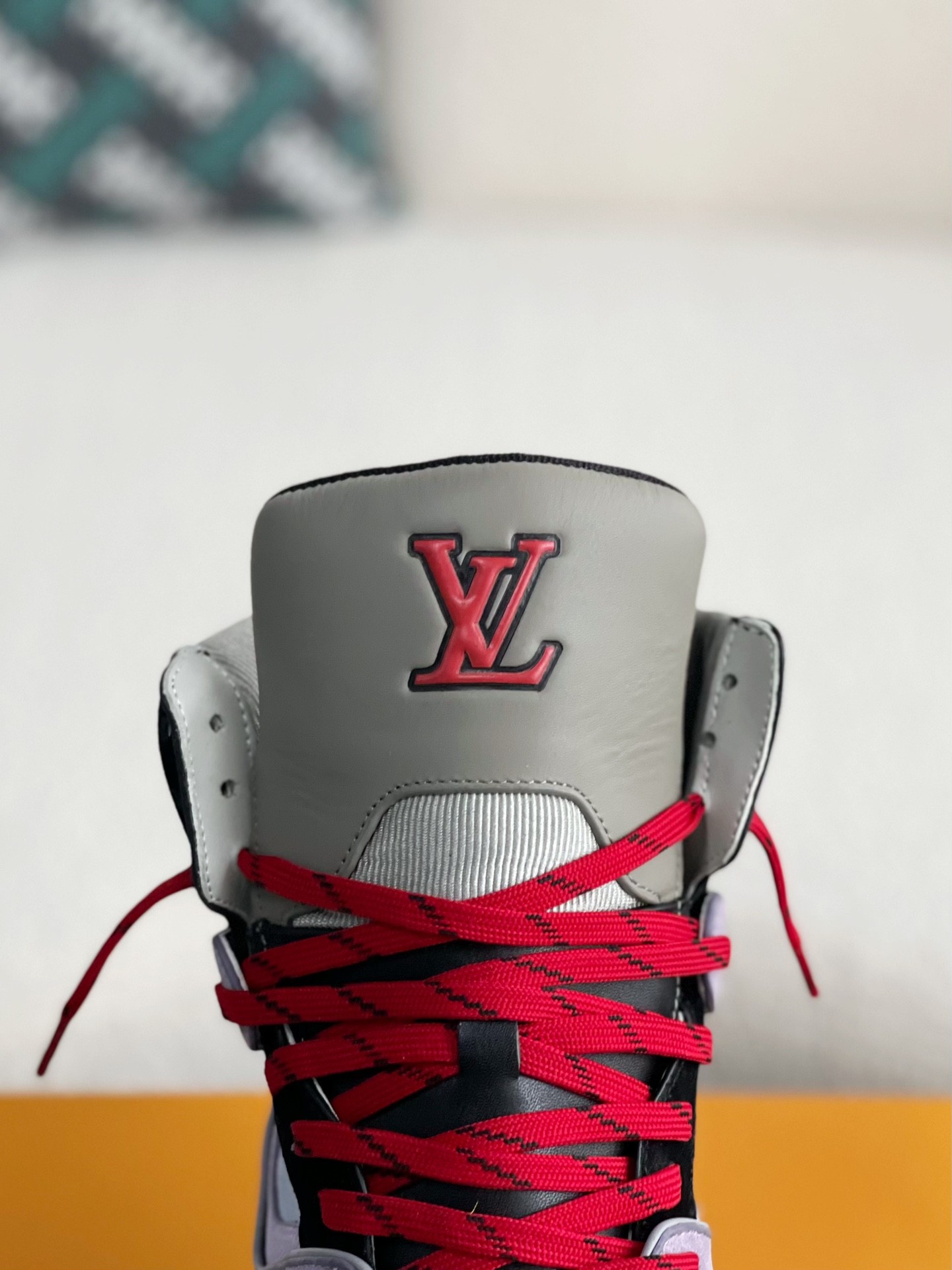 L X V TRAINER SNEAKERS detail 10