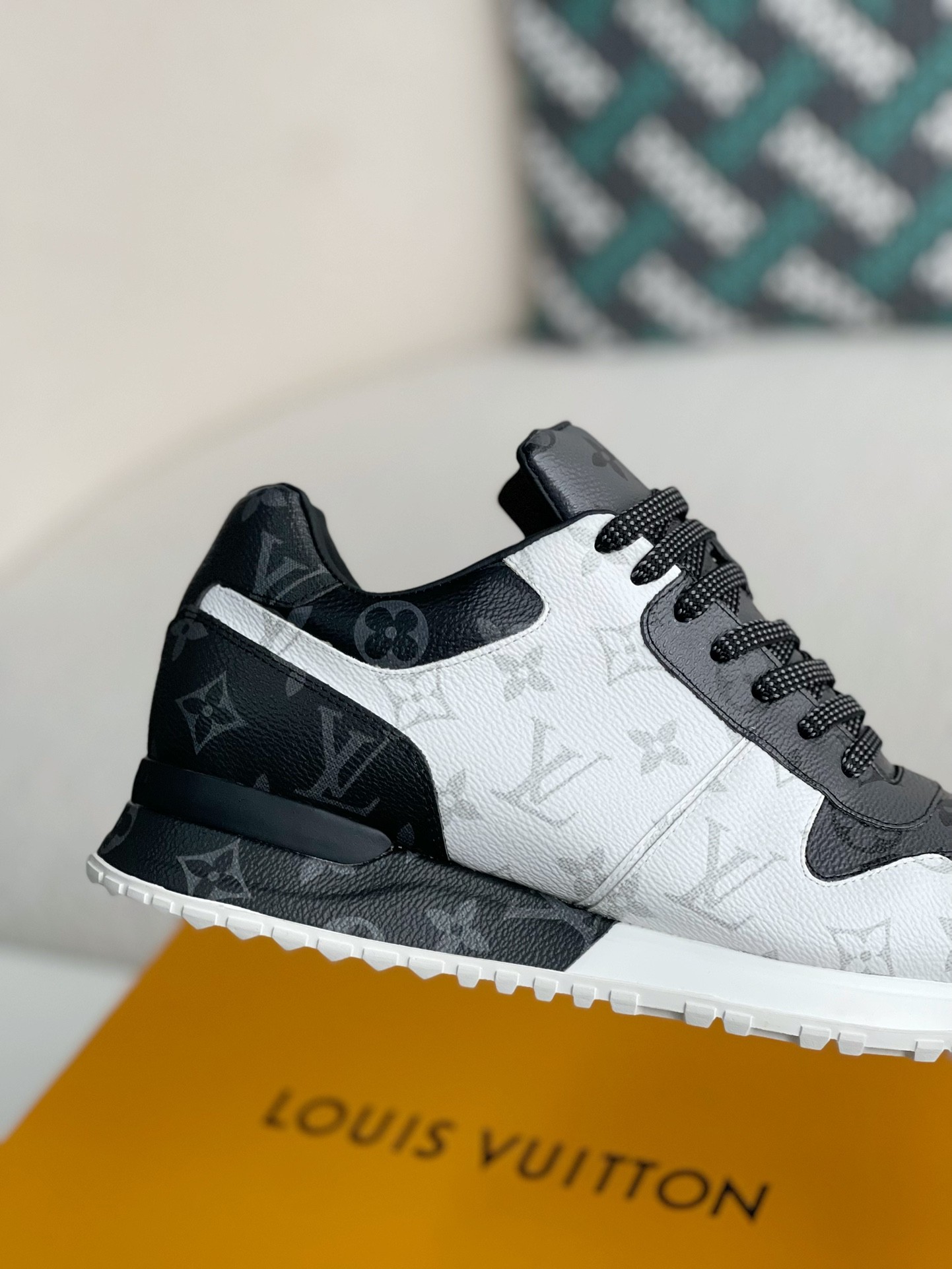 L X V SNEAKERS detail 7