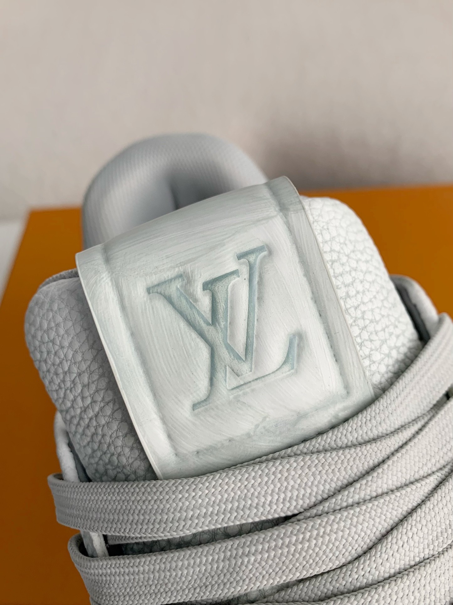 L X V SNEAKERS detail 10