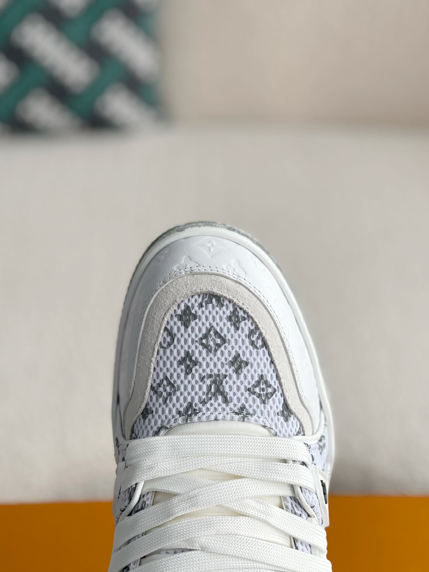 L X V SNEAKERS detail 8