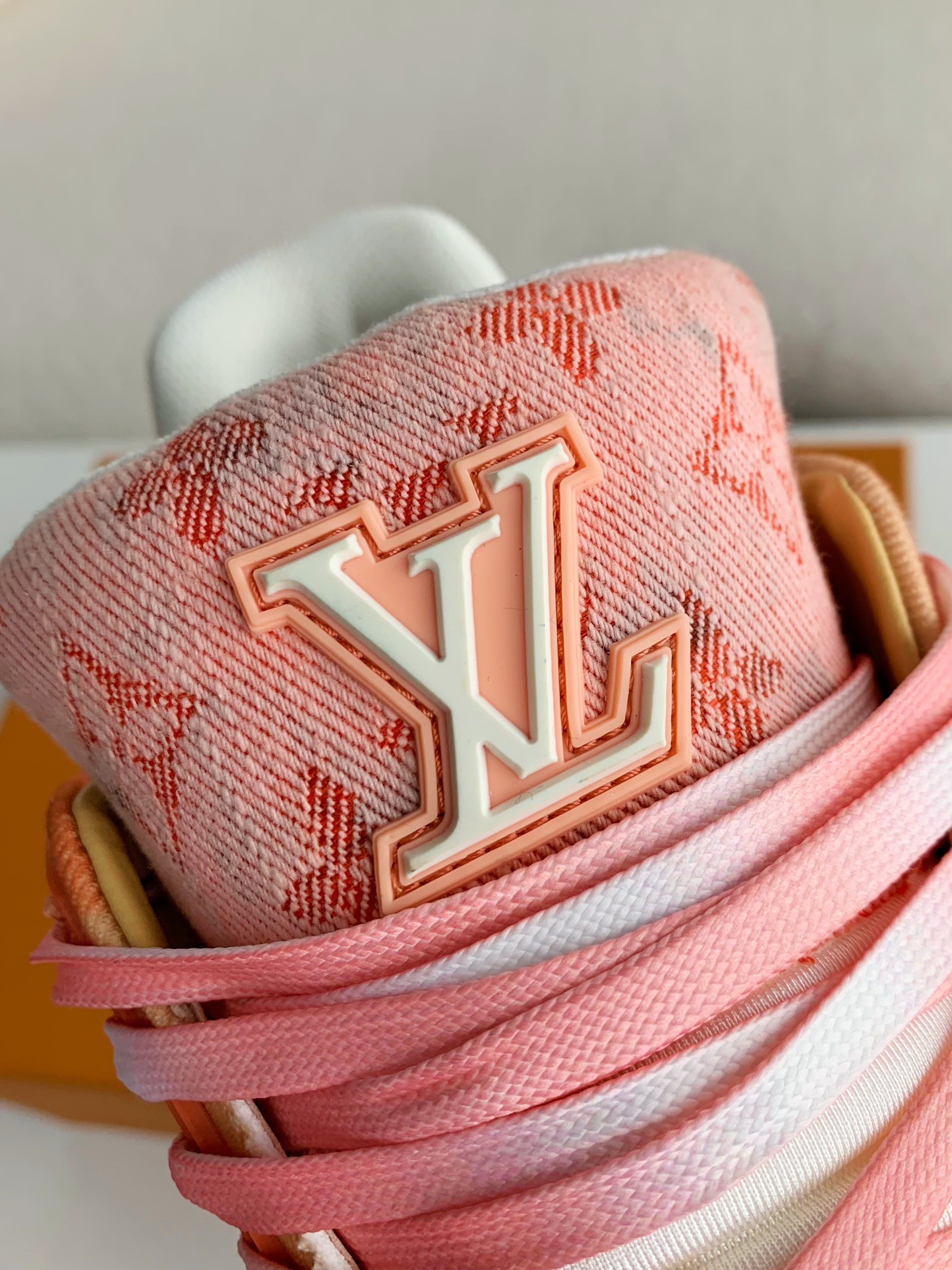 L X V TRAINER SNEAKERS detail 10