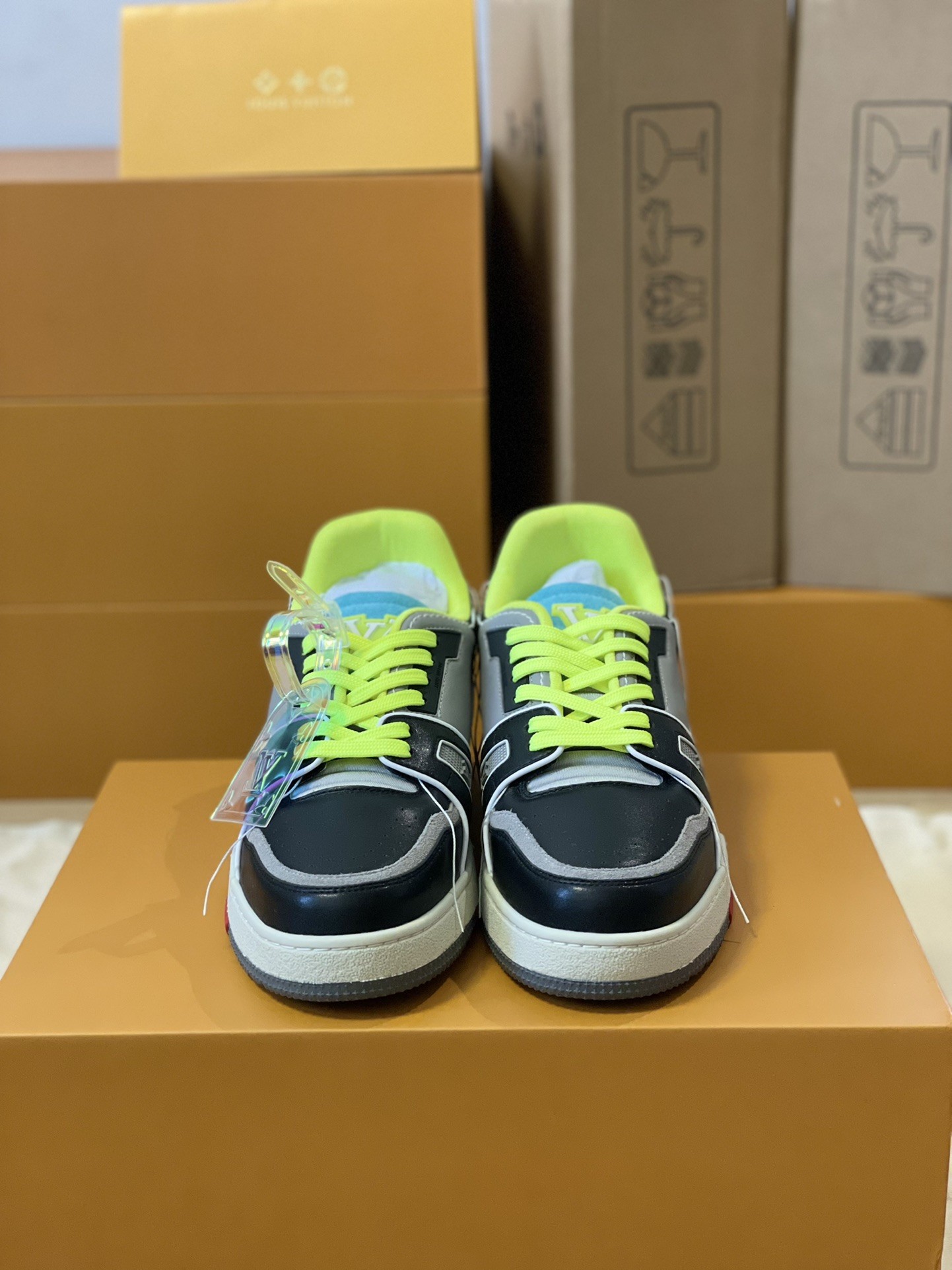 L X V TRAINER 1A9IQ5 Sneakers detail 3