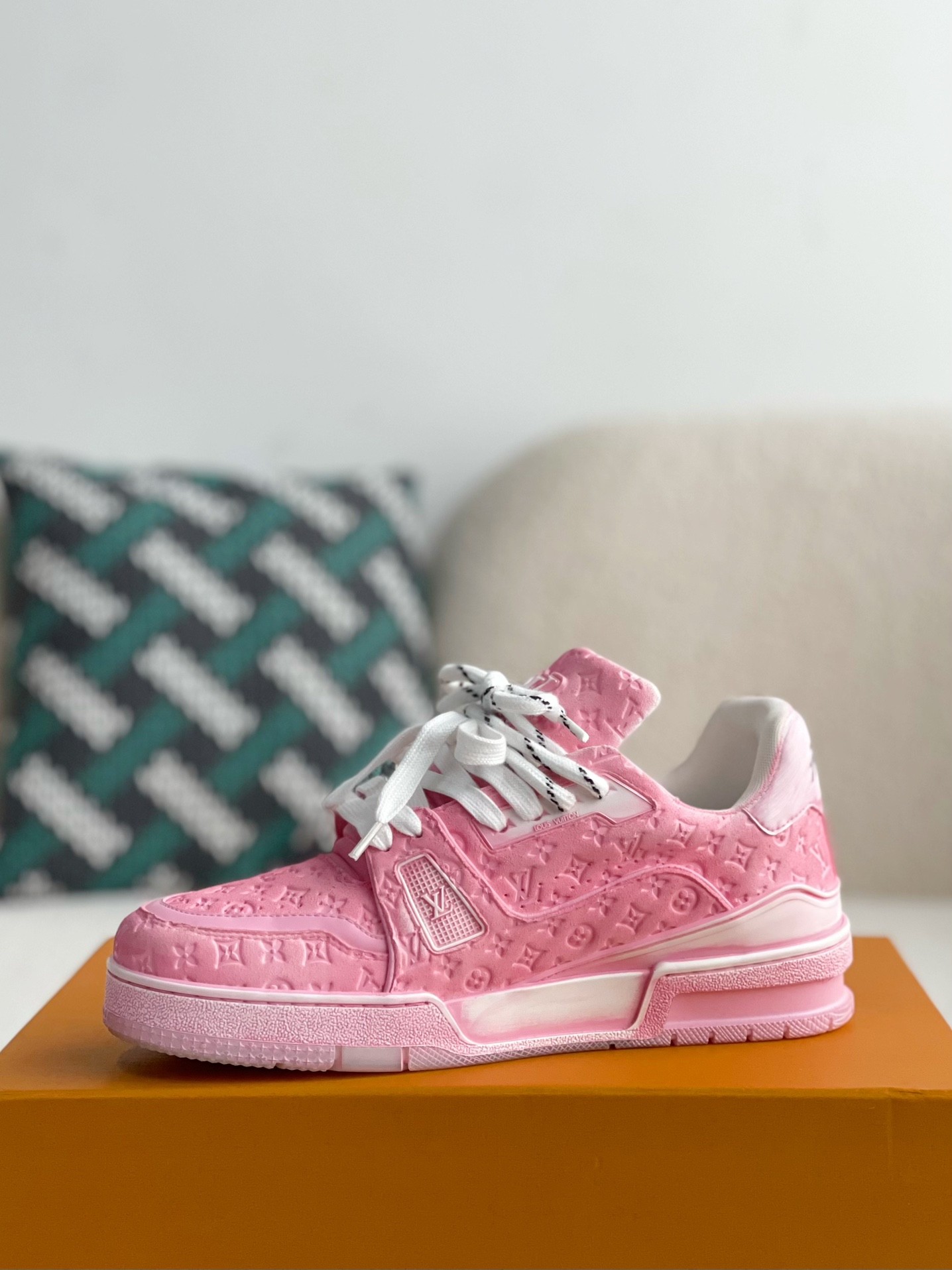L X V TRAINER SNEAKERS detail 4