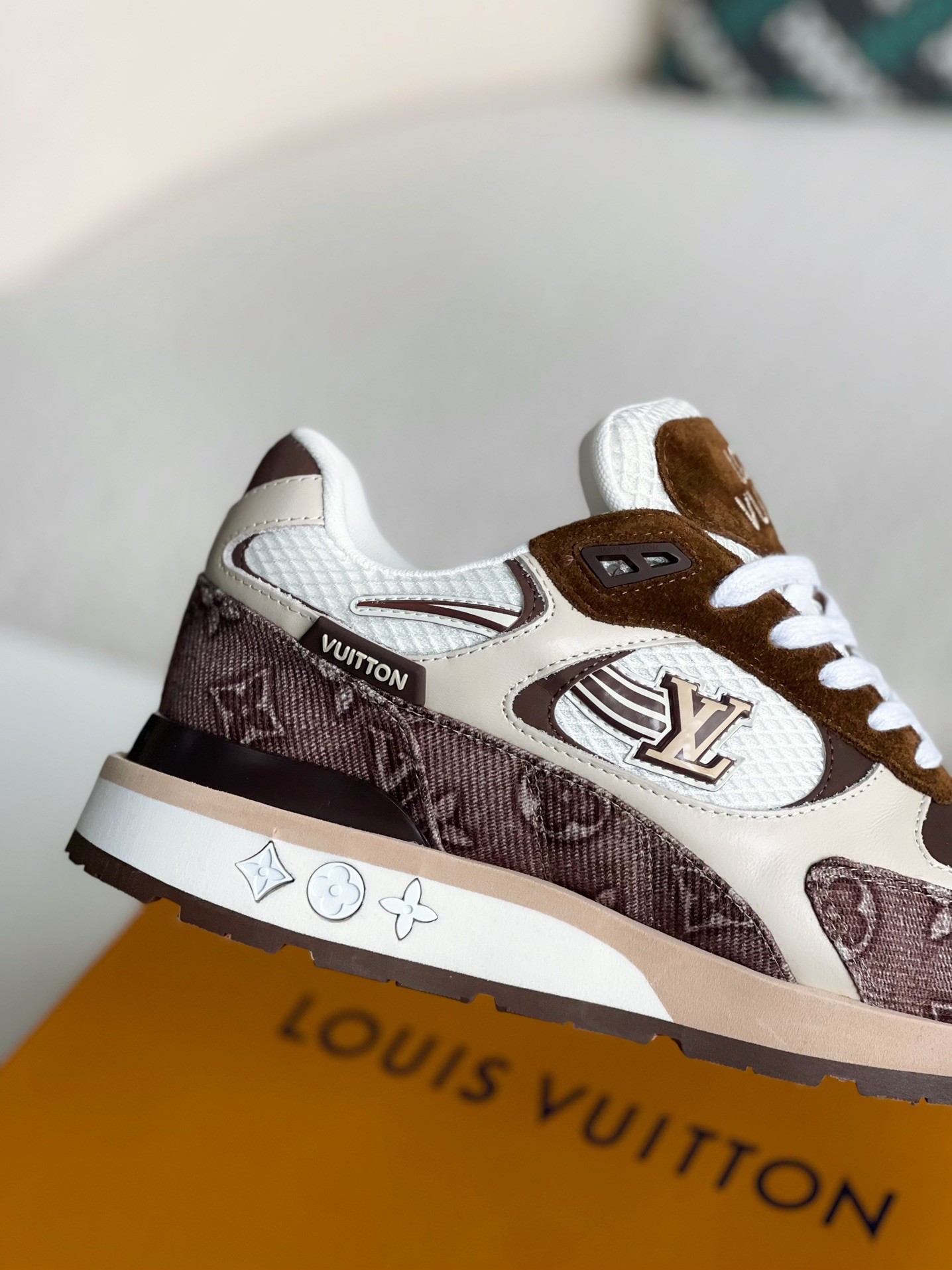 L X V Low-top running shoes detail 7