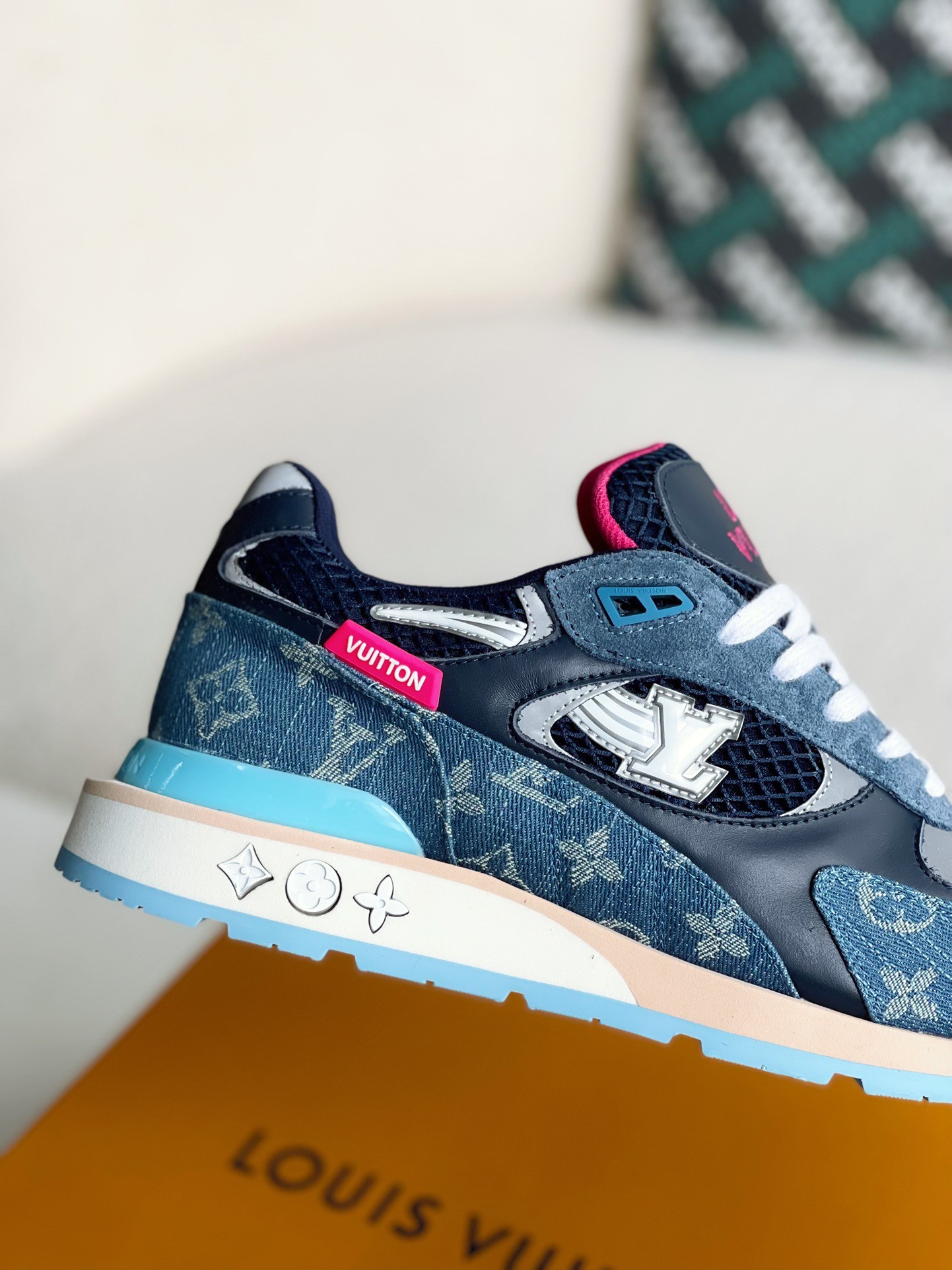 L X V Low-top running shoes detail 7
