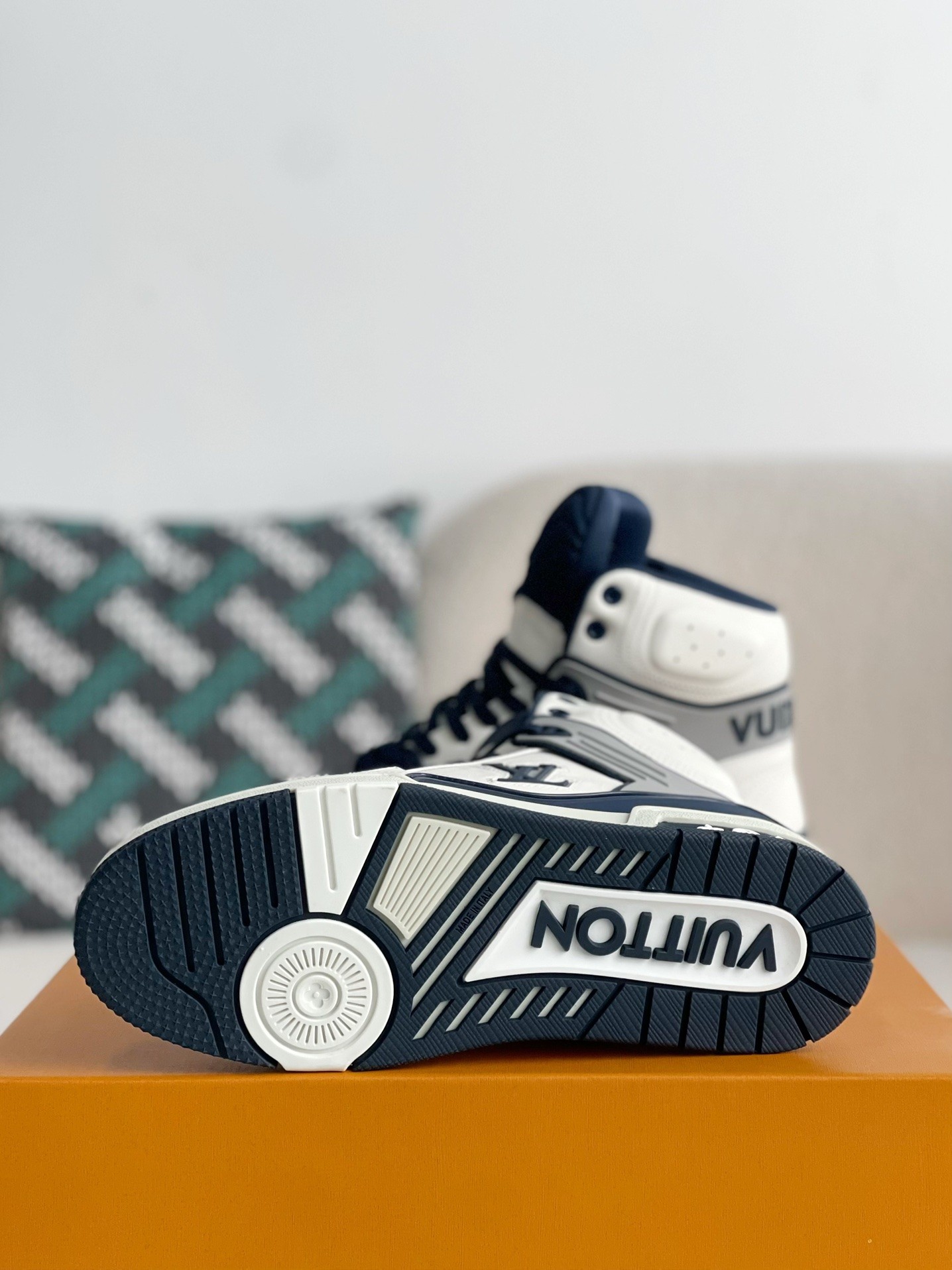 L X V TRAINER SNEAKERS(Men's style) detail 5