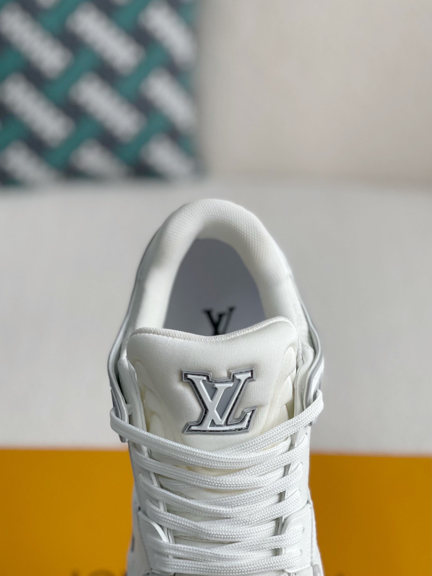 L X V SNEAKERS detail 9