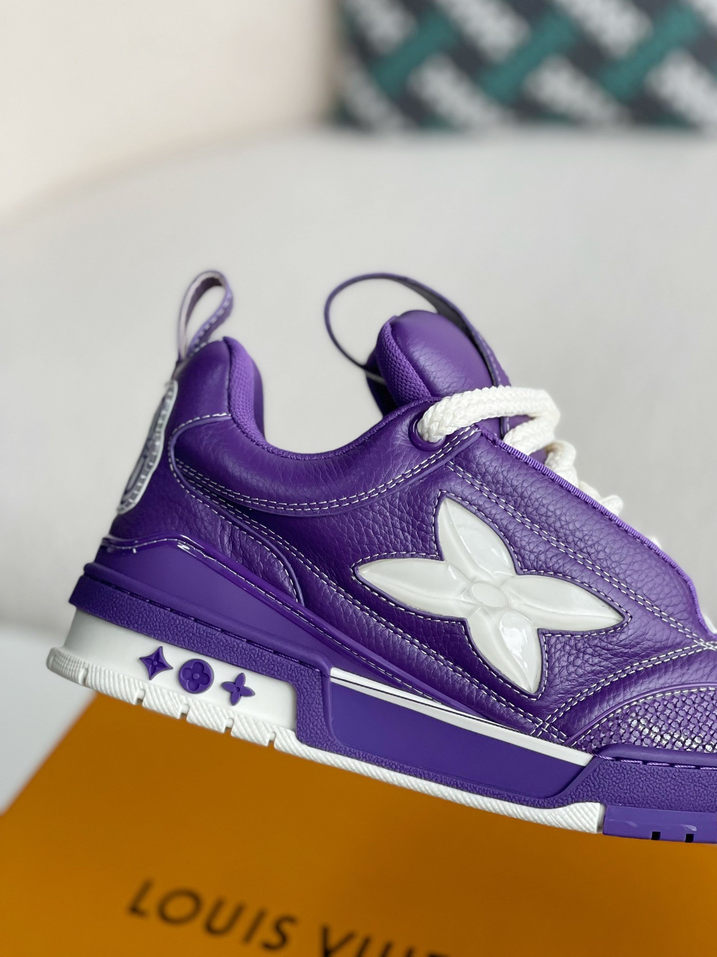 L X V Skate Sneakers detail 7