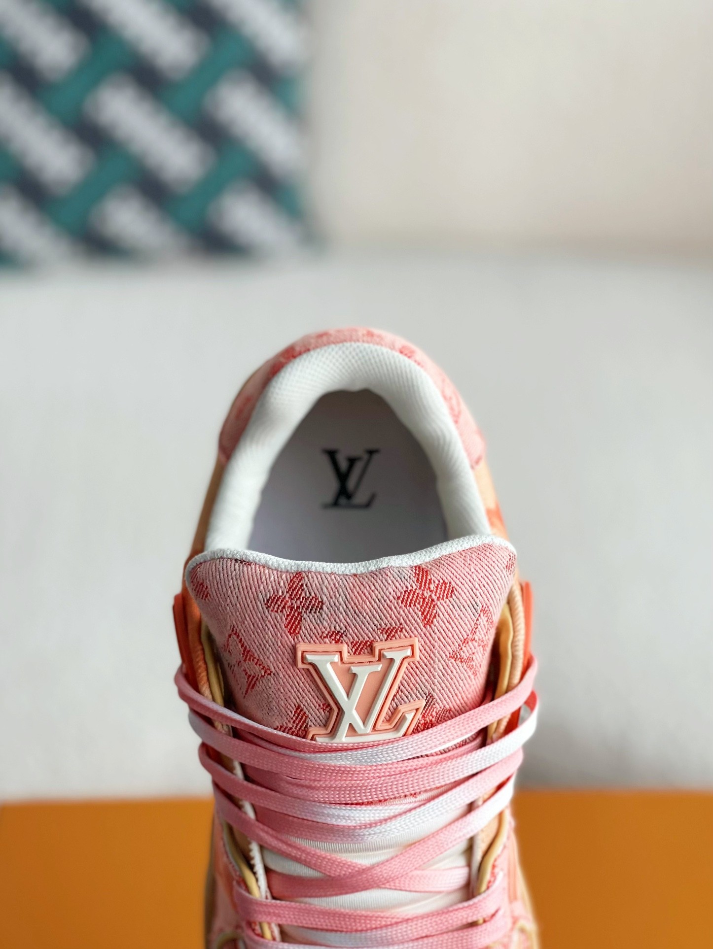 L X V TRAINER SNEAKERS detail 9