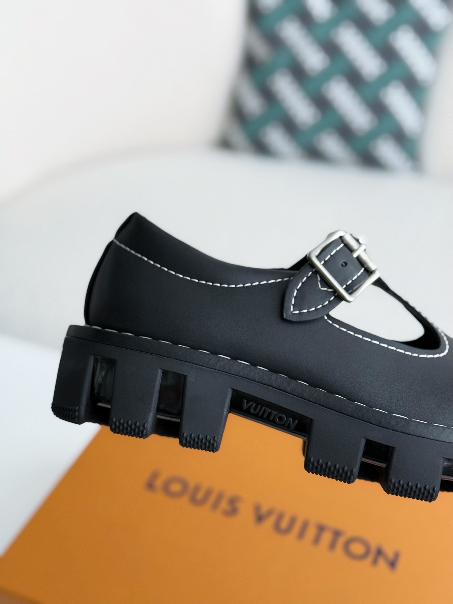 L X V Cow leather/Round head buckle Casual Shoes detail 7
