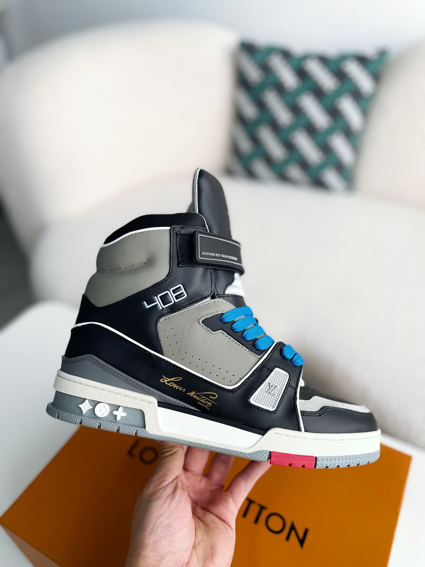 L X V TRAINER SNEAKERS detail 6