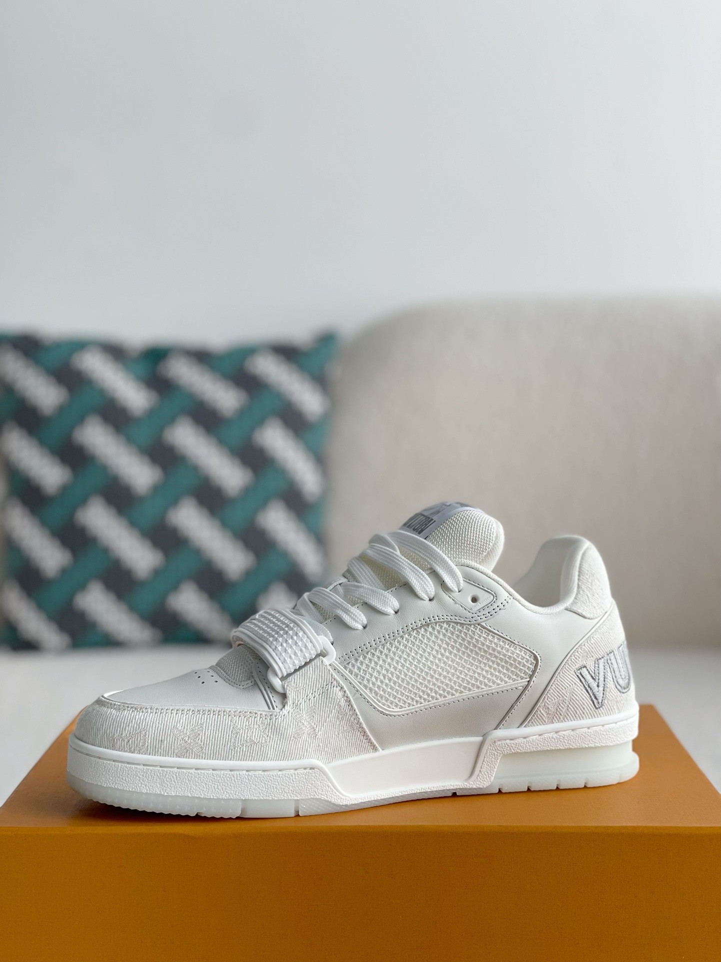 L X V TRAINER 1A9IQ5 Sneakers detail 4