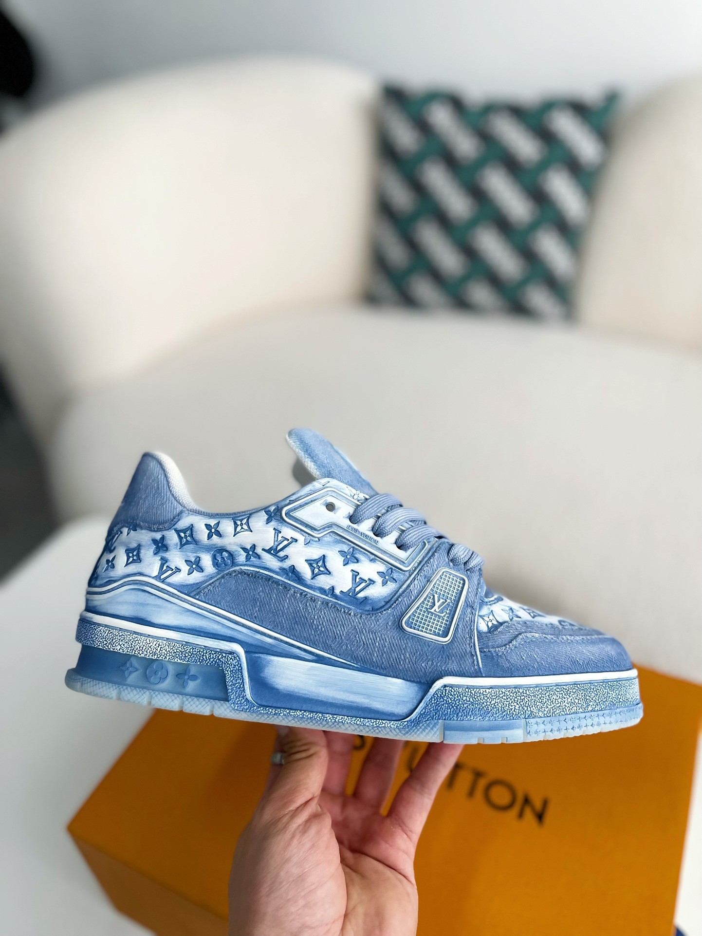 L X V SNEAKERS detail 6