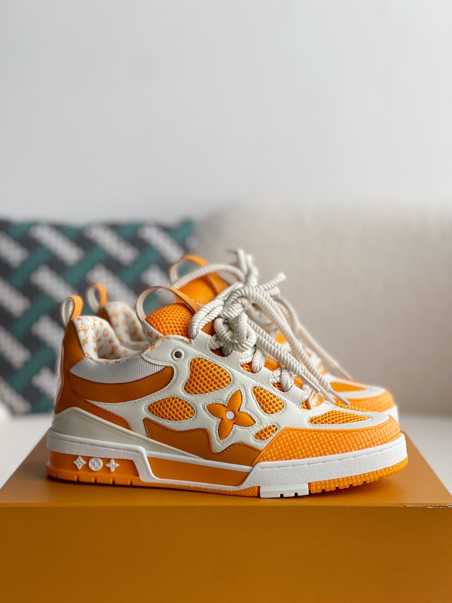 L X V Skate Sneaker detail 2