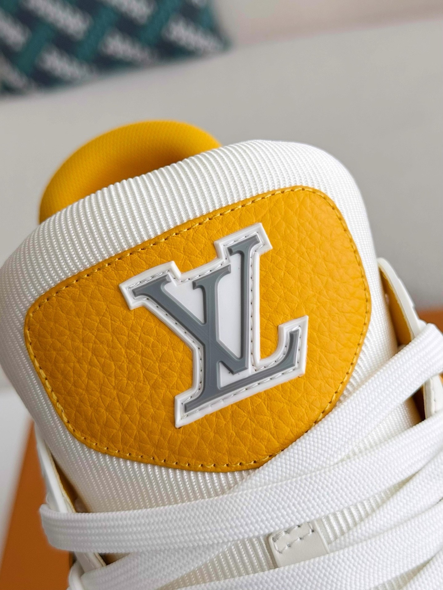 L X V TRAINER SNEAKERS detail 10