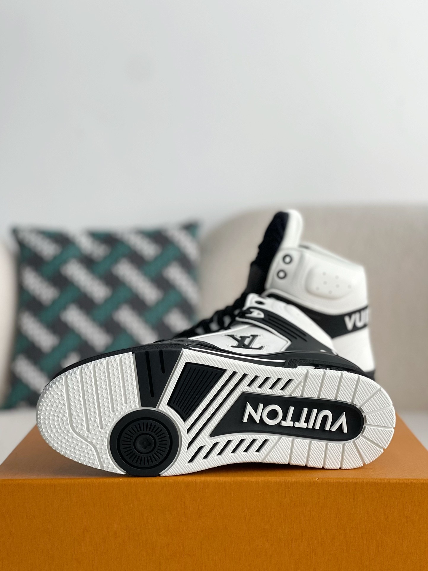 L X V TRAINER SNEAKERS(Men's style) detail 5