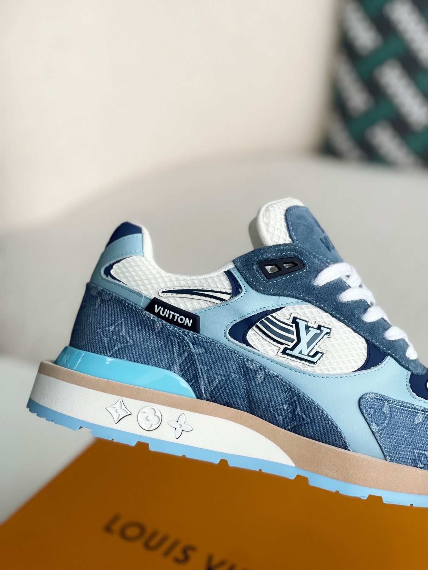 L X V Low-top running shoes detail 7