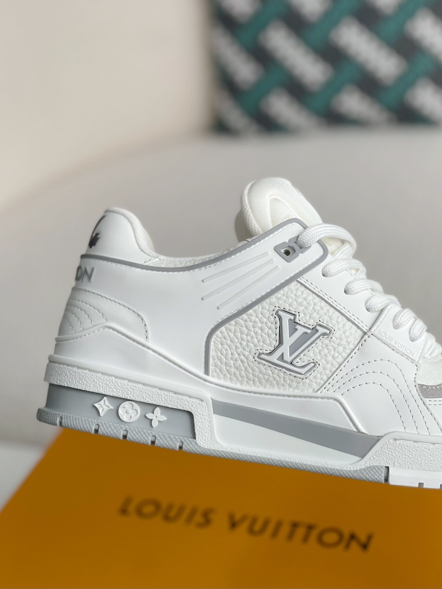 L X V SNEAKERS detail 7