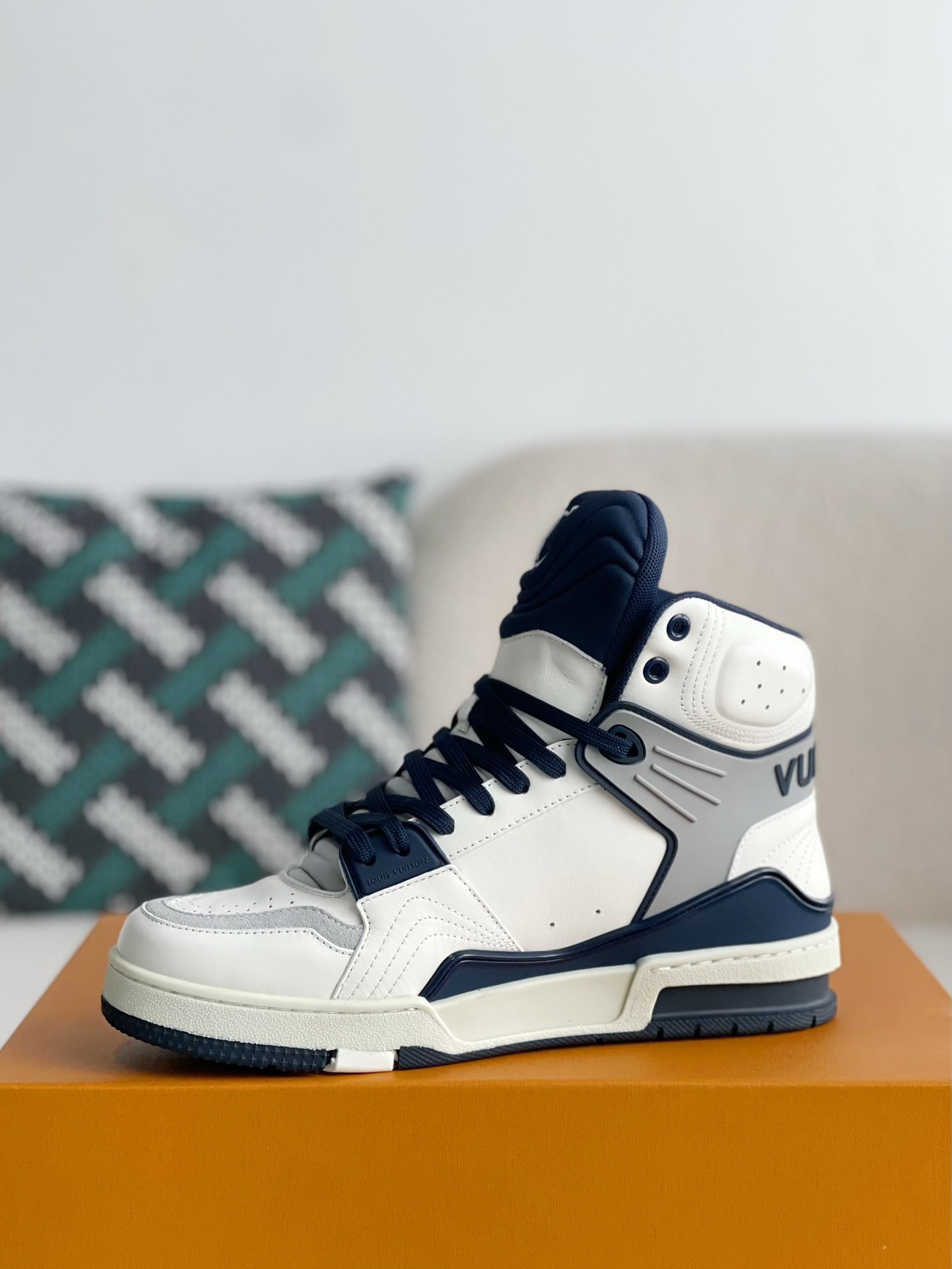 L X V TRAINER SNEAKERS(Men's style) detail 4