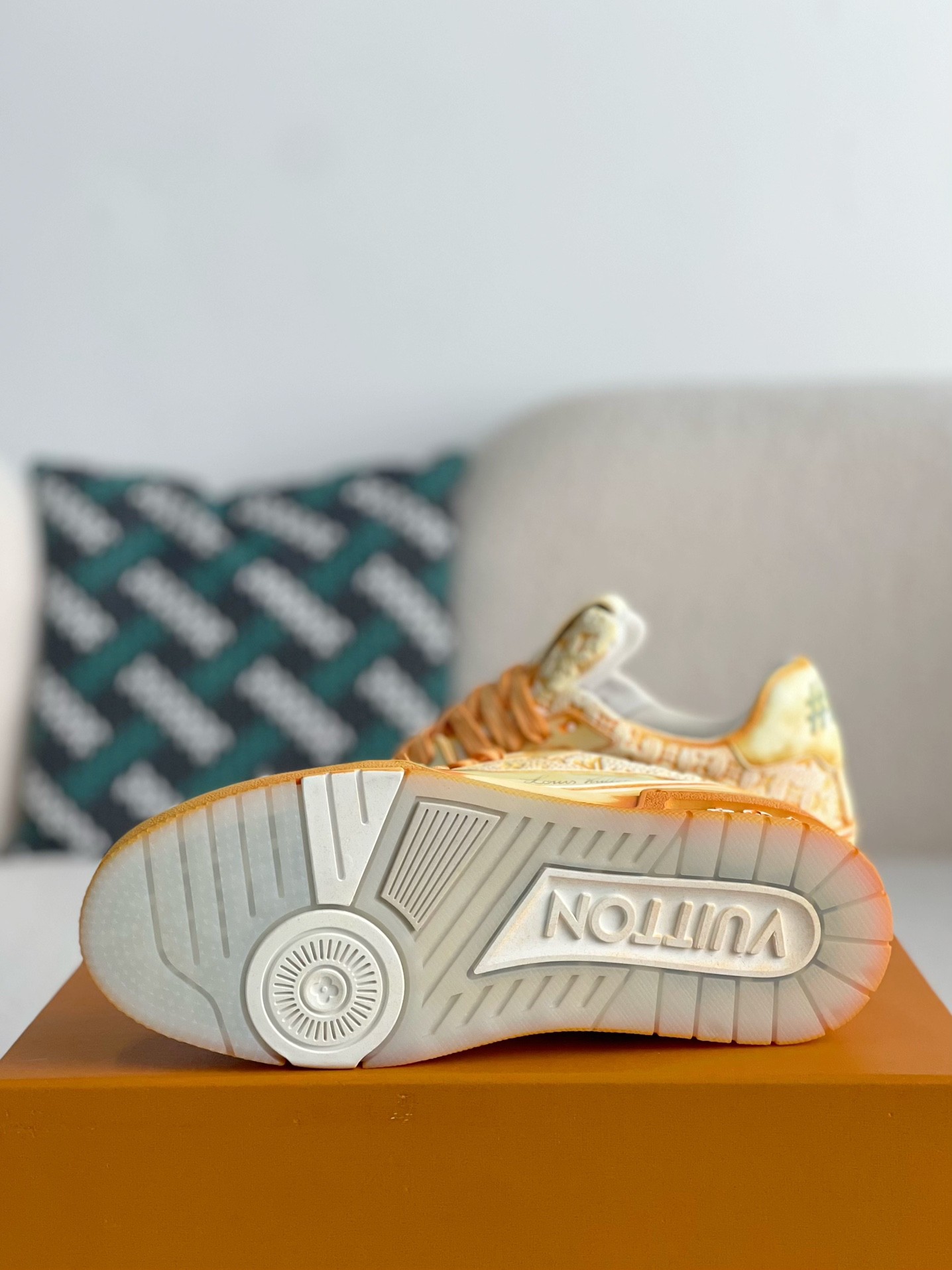 L X V SNEAKERS detail 5