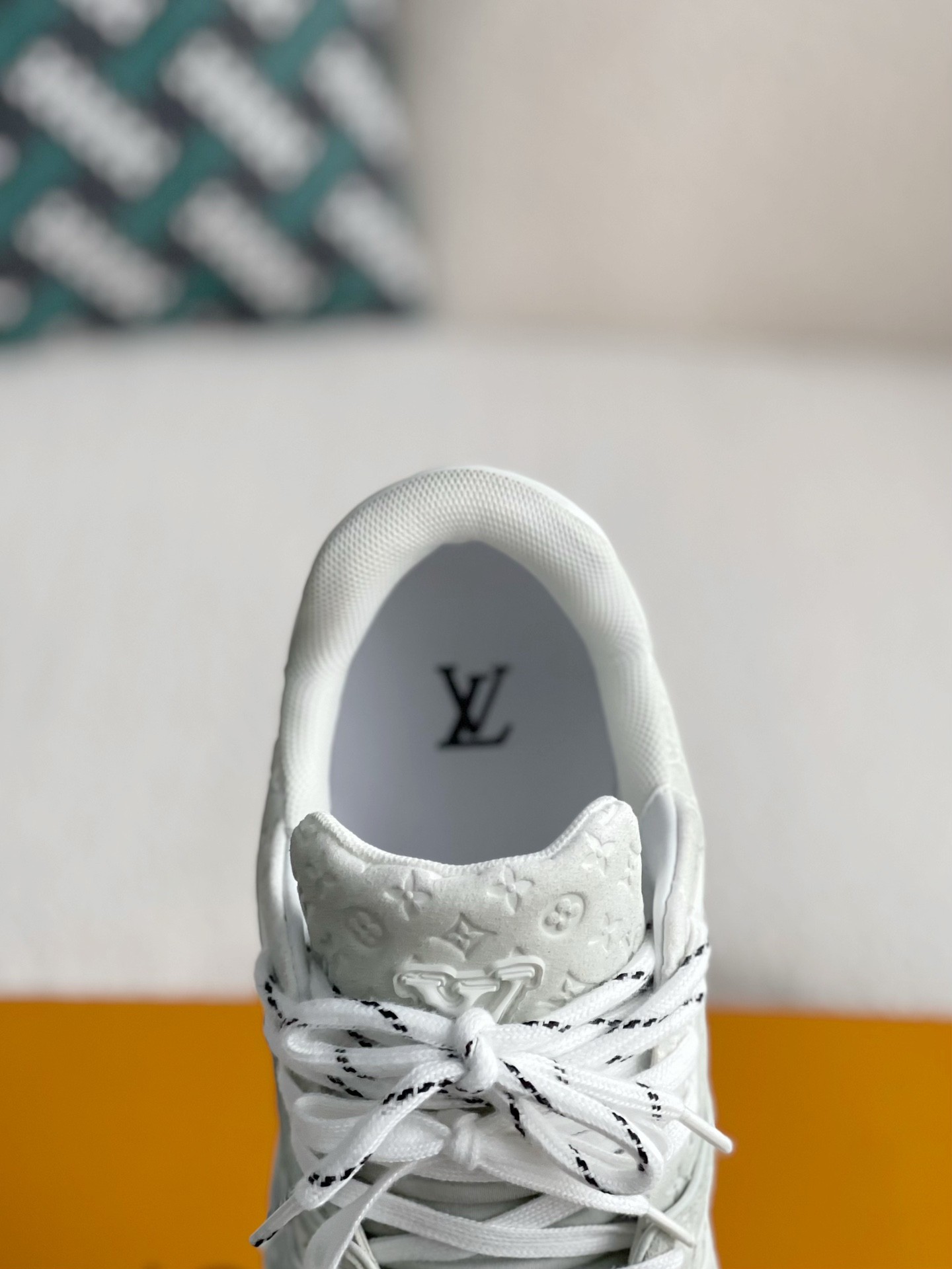 L X V TRAINER SNEAKERS detail 9