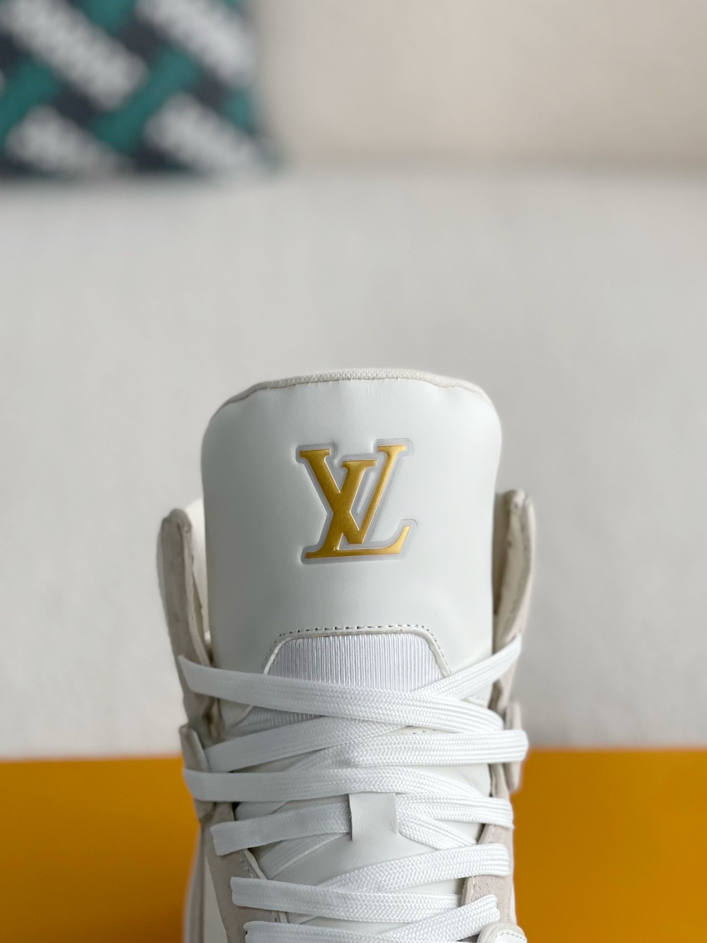L X V TRAINER SNEAKERS detail 9