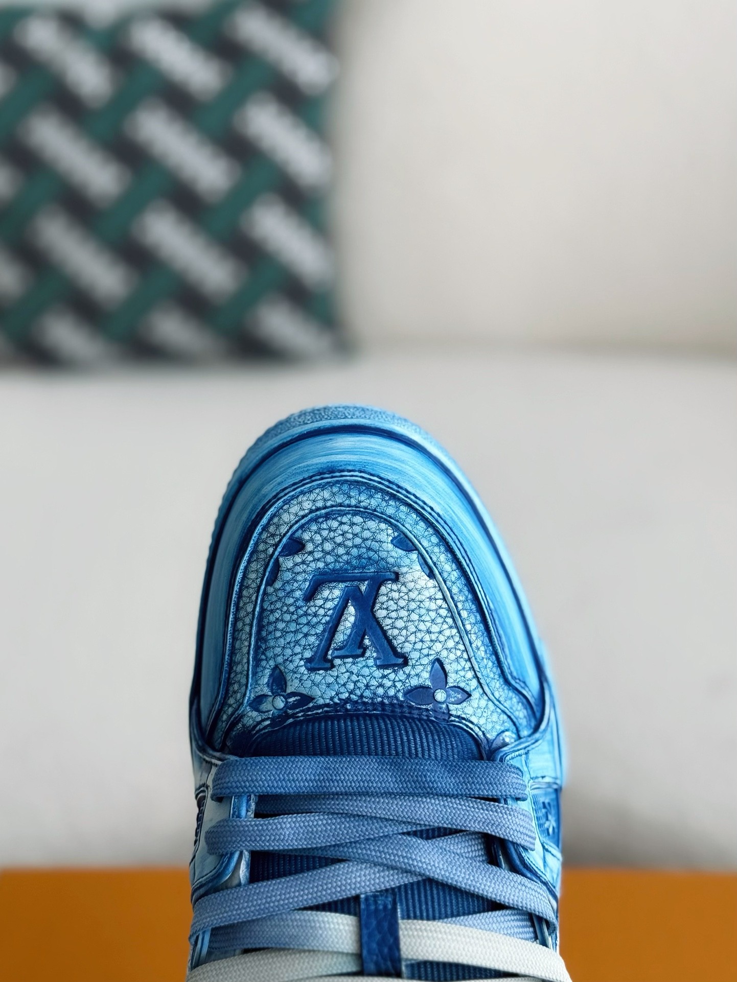 L X V TRAINER SNEAKERS detail 8