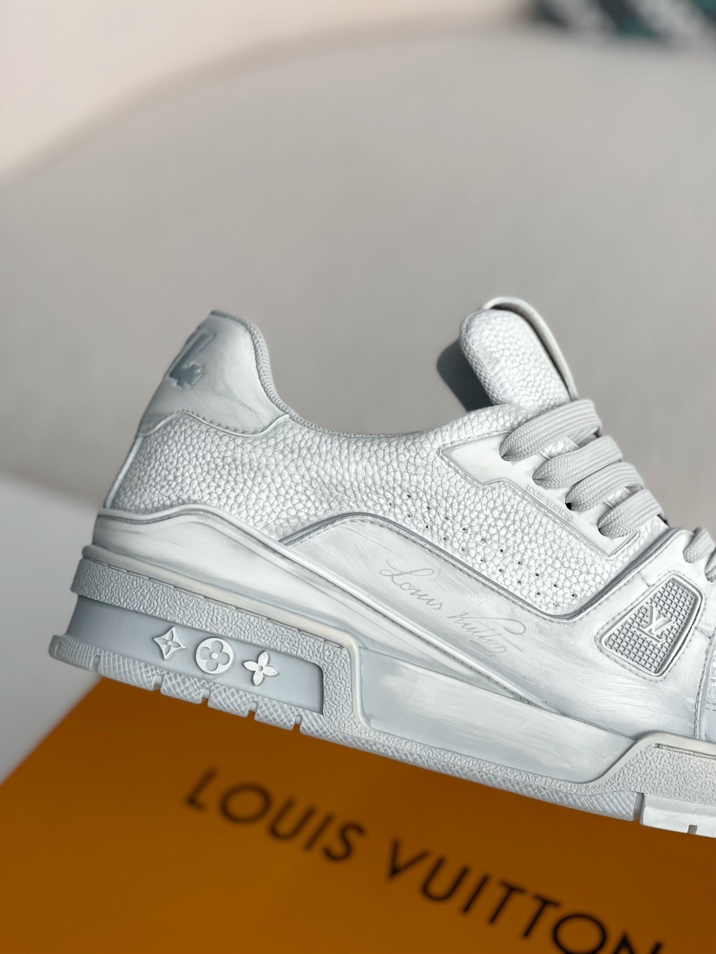 L X V SNEAKERS detail 7
