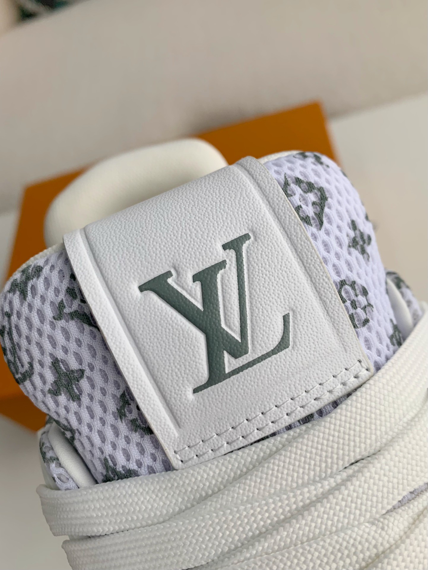L X V SNEAKERS detail 10