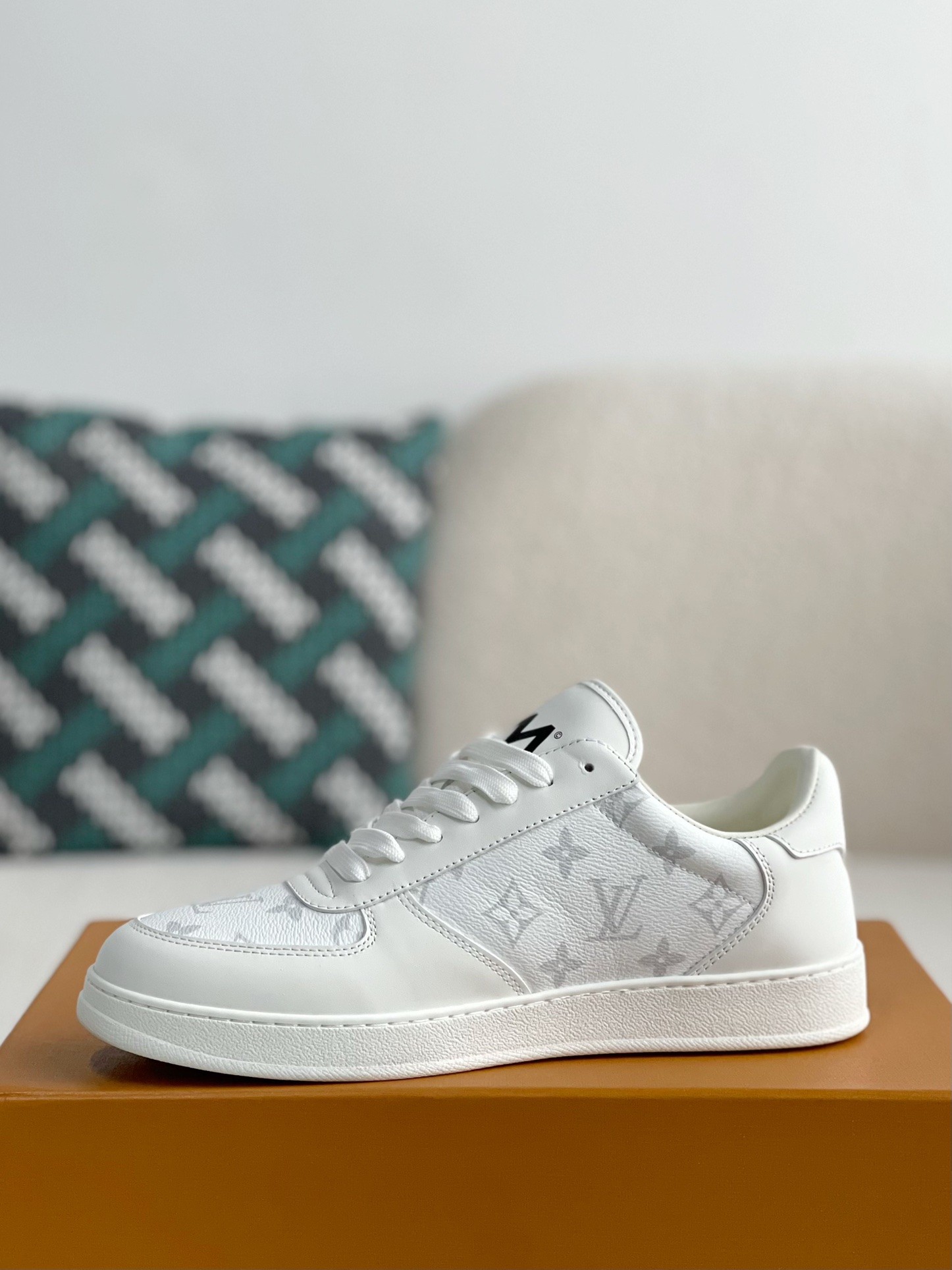 L X V RIVOLI SNEAKERS detail 4
