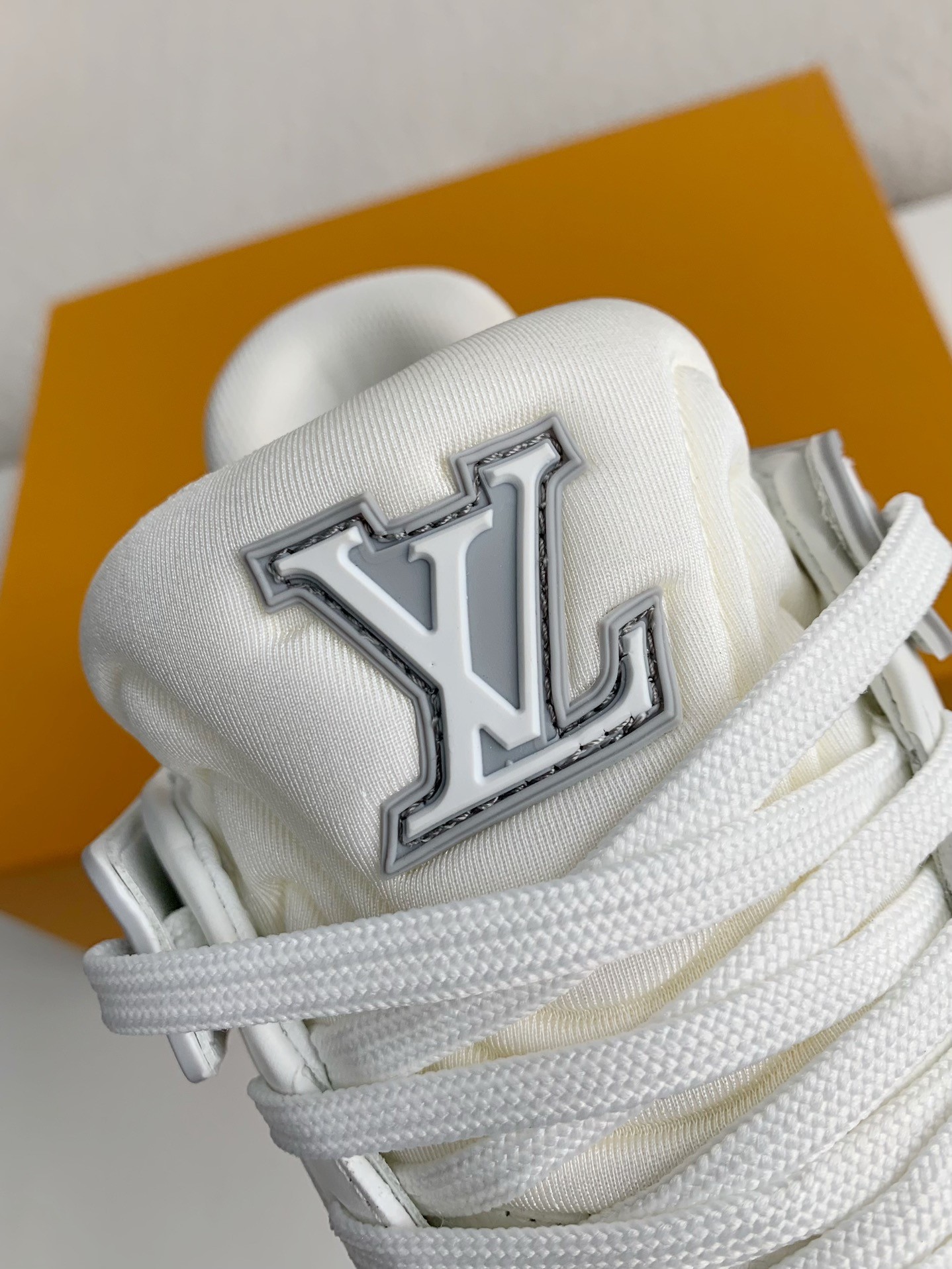 L X V SNEAKERS detail 10