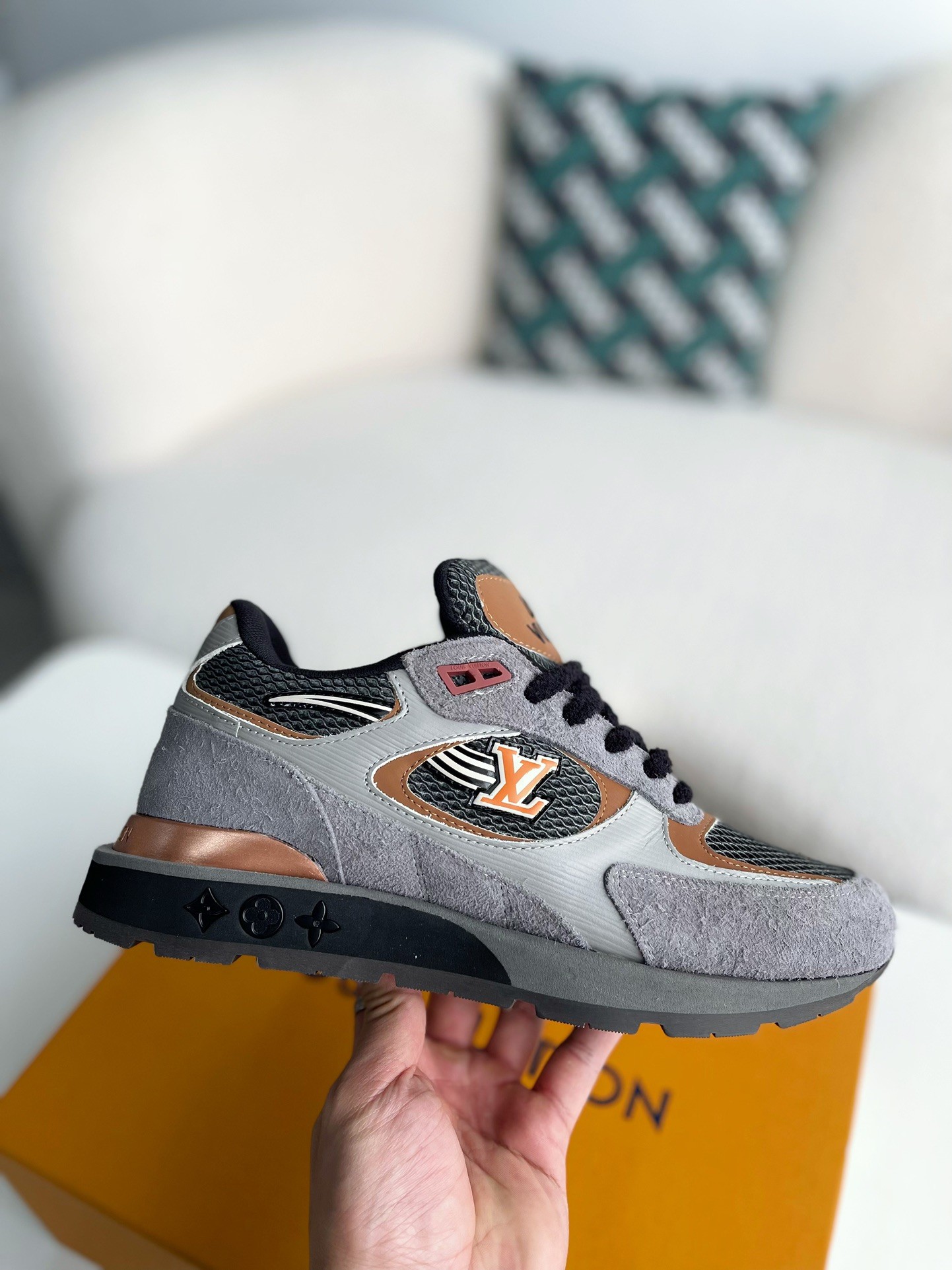 L X V Low-top running shoes detail 6