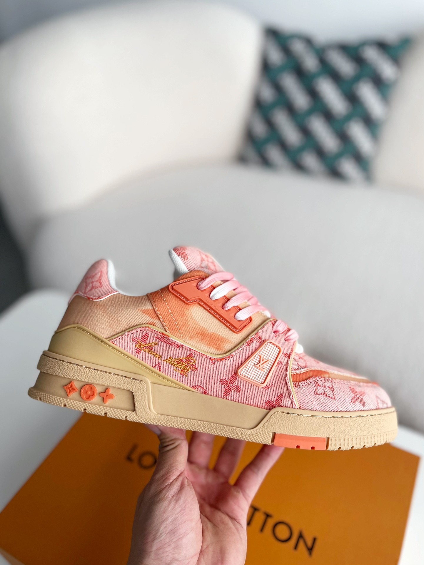 L X V TRAINER SNEAKERS detail 6