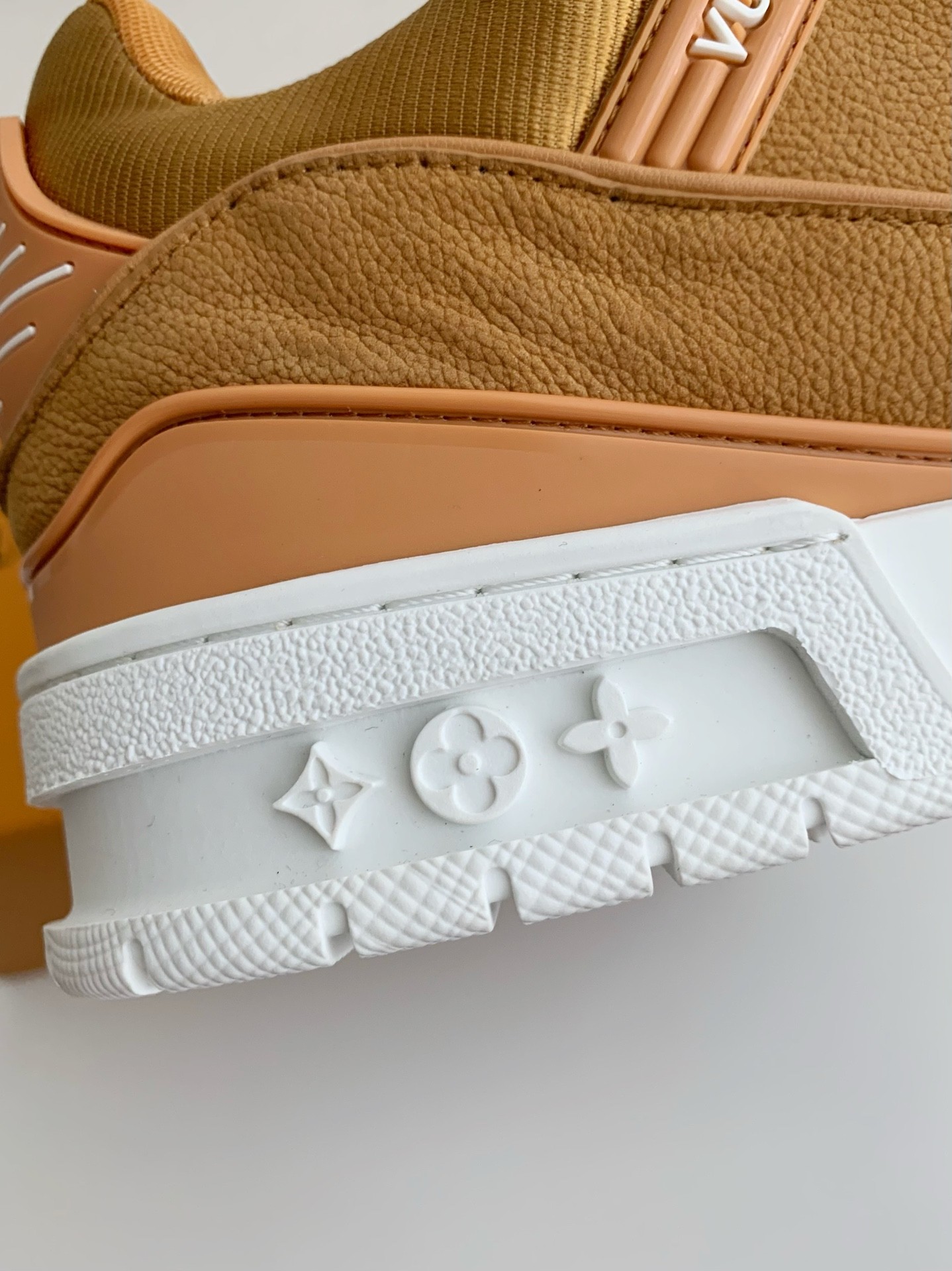 L X V TRAINER SNEAKERS detail 9