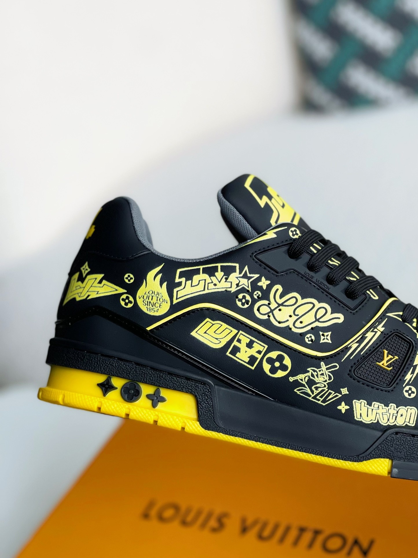 L X V SNEAKERS detail 8