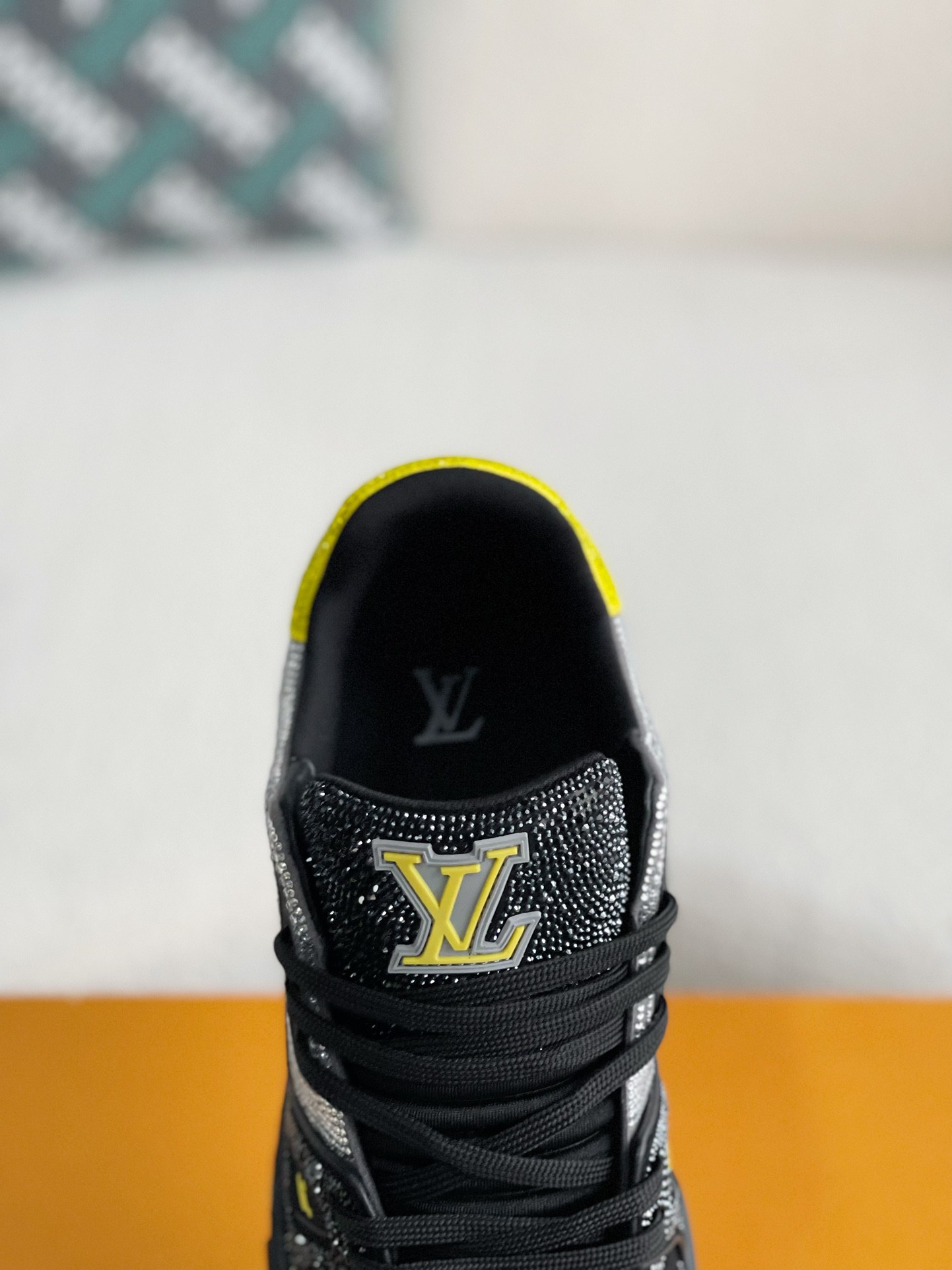 L X V Trainers Sneakers detail 8