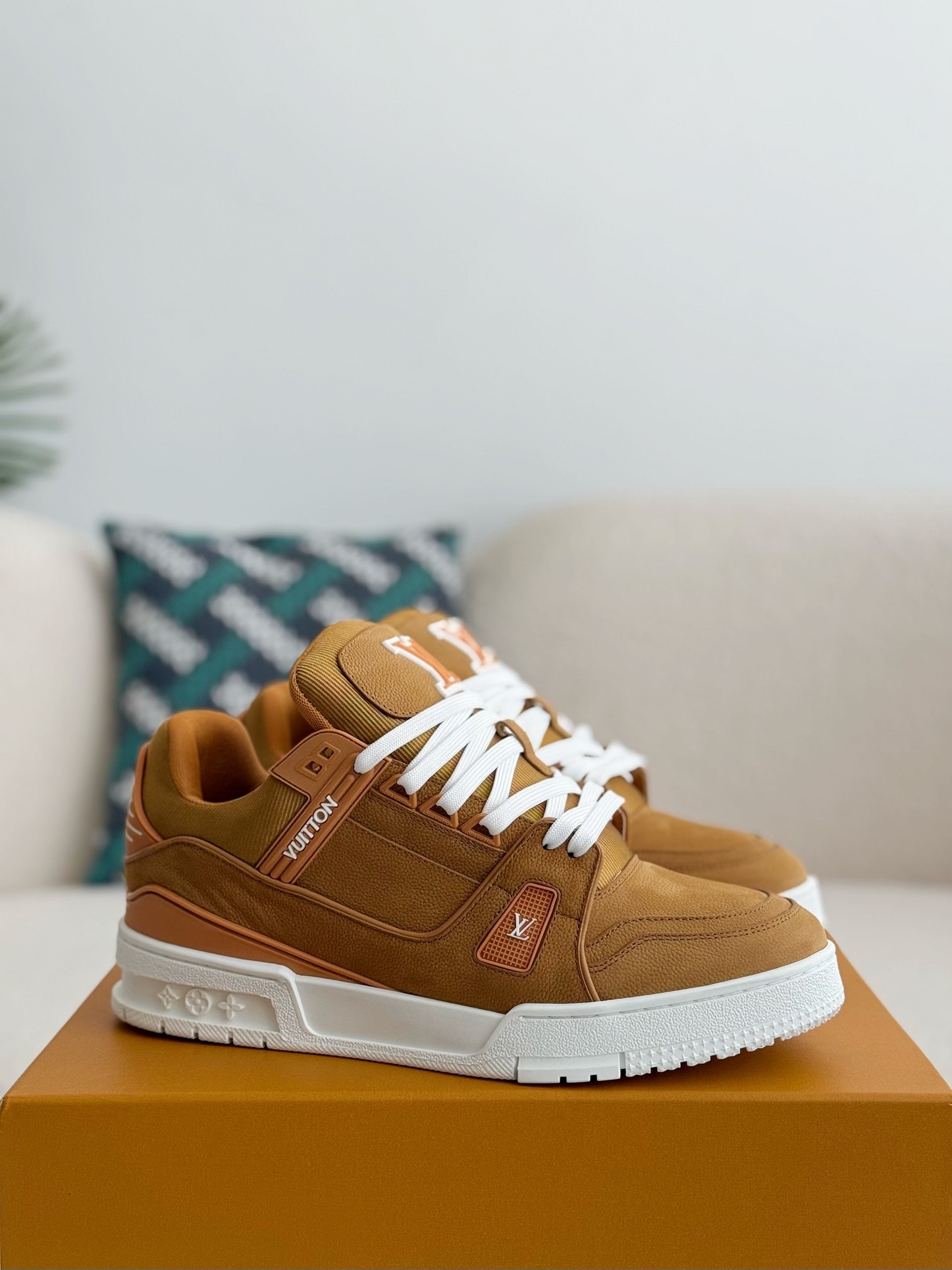 L X V TRAINER SNEAKERS detail 2