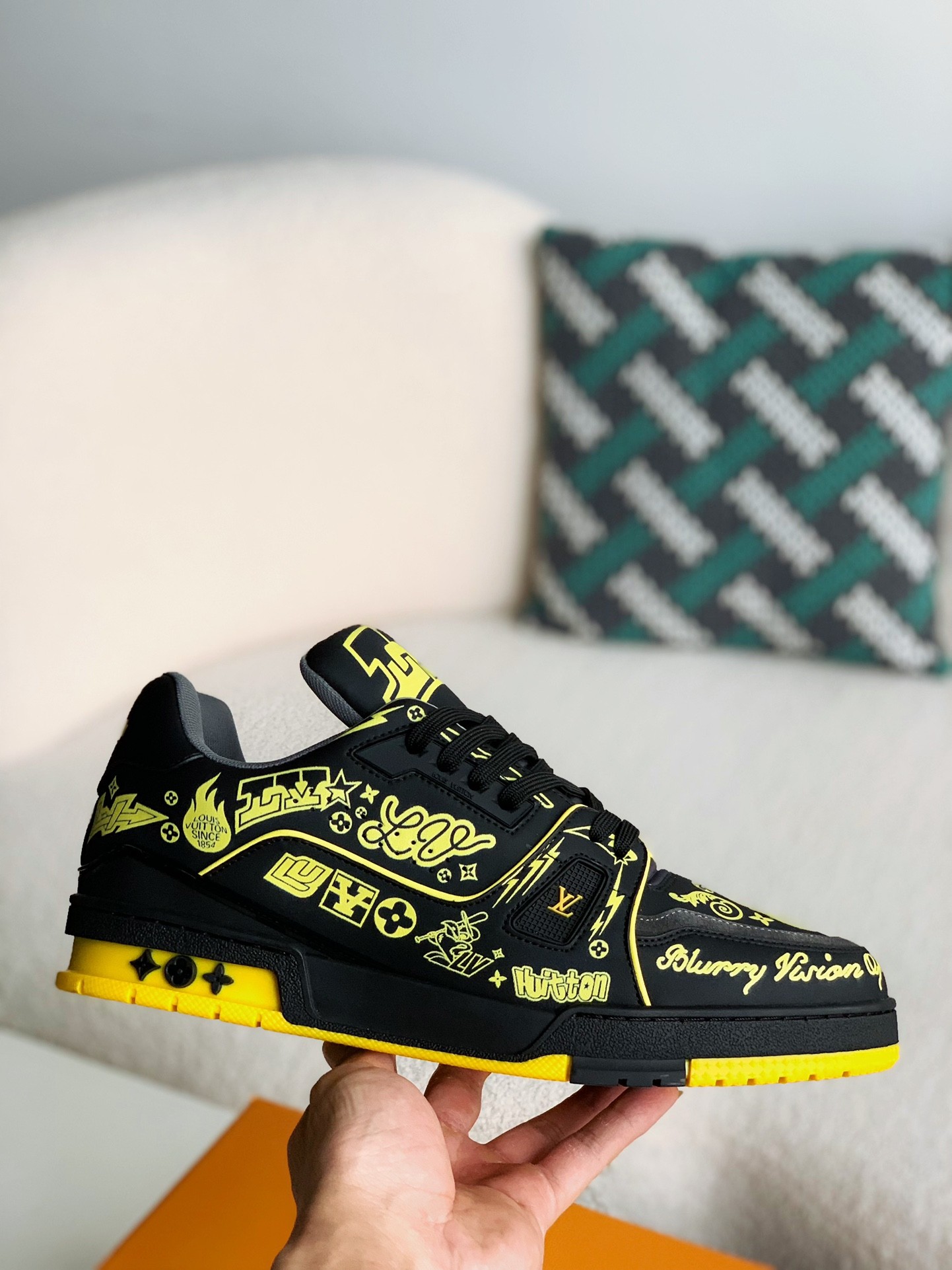 L X V SNEAKERS detail 7