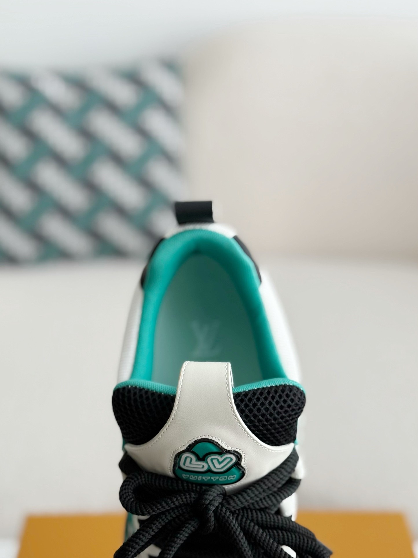 L X V RUNNER TATIC sneakers detail 9