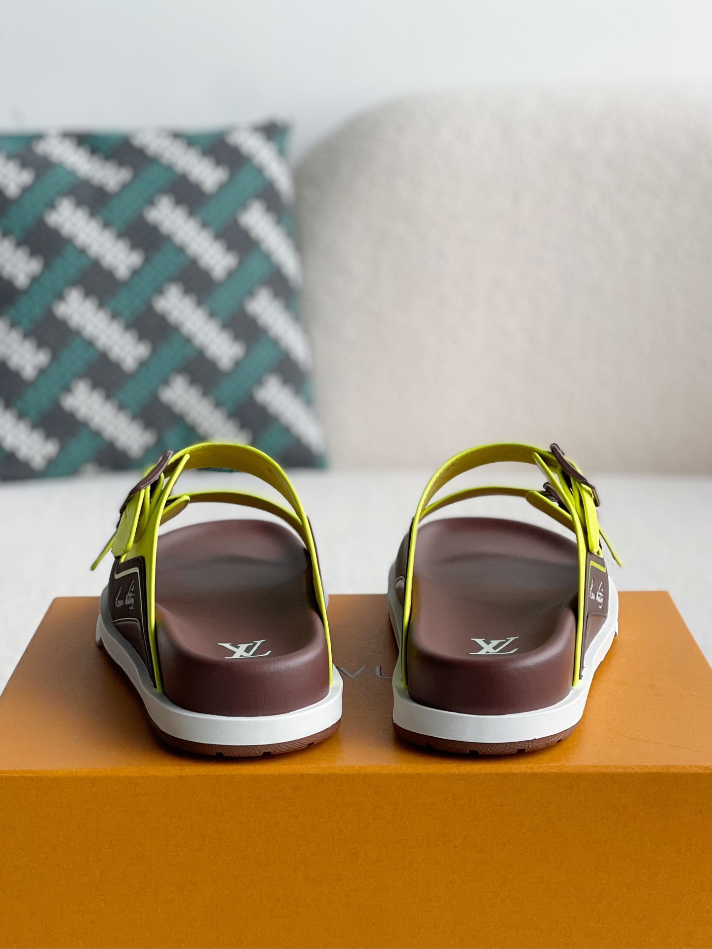 L X V MAN SLIPPERS detail 3