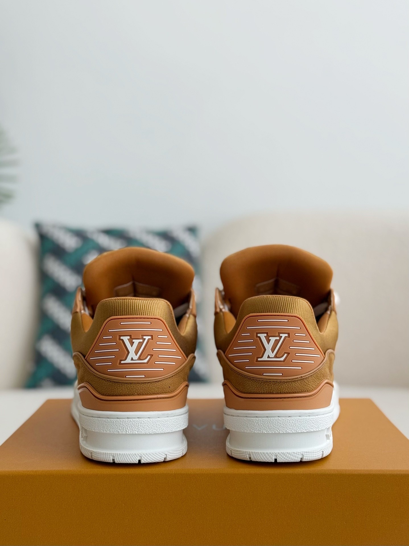 L X V TRAINER SNEAKERS detail 5