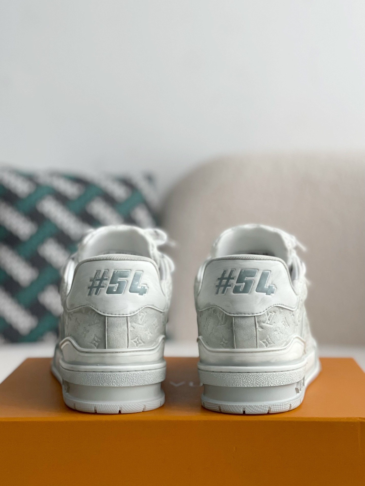 L X V TRAINER SNEAKERS detail 3