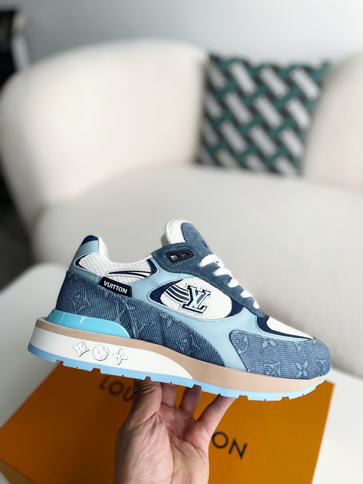 L X V Low-top running shoes detail 6