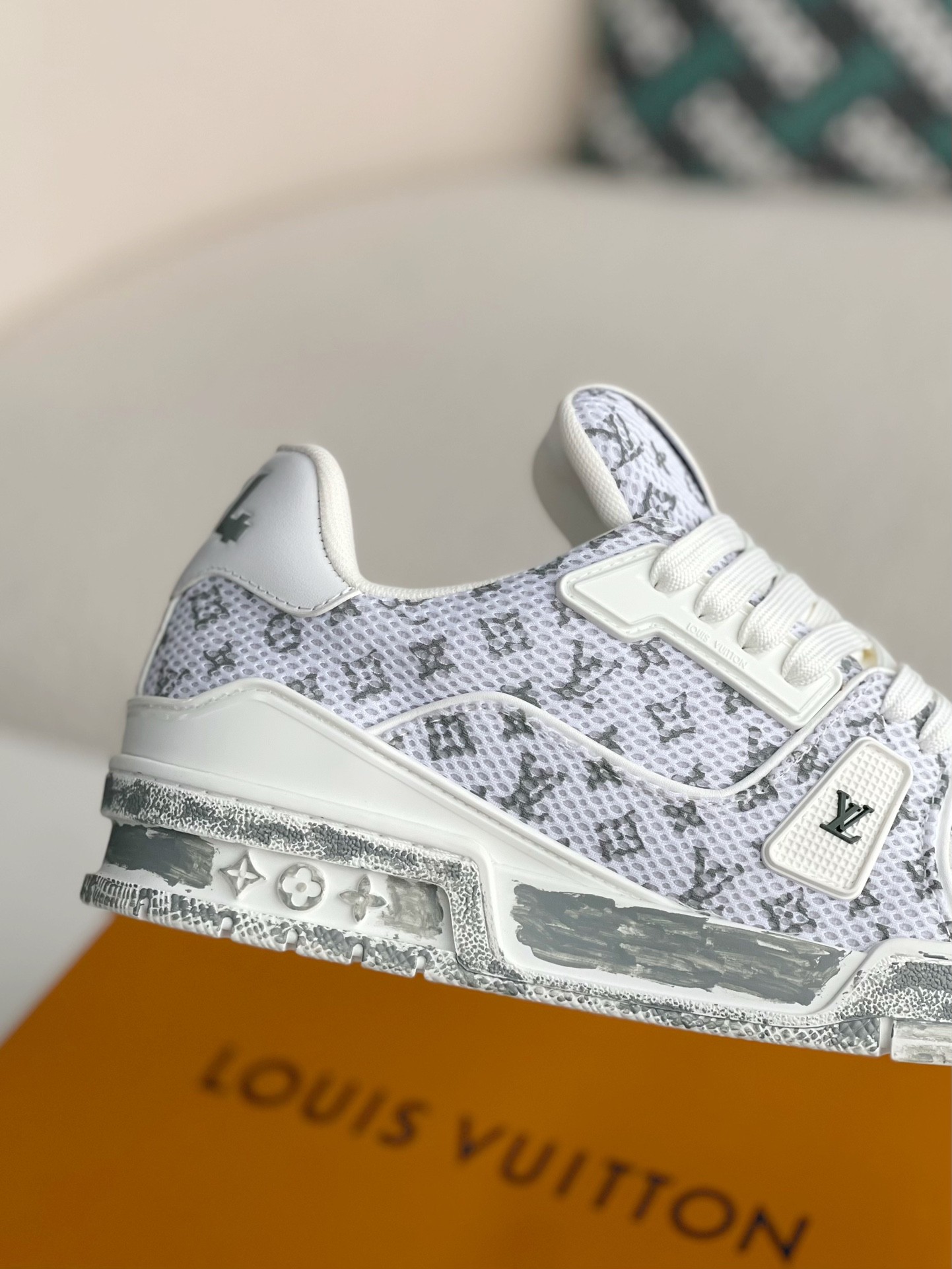 L X V SNEAKERS detail 7